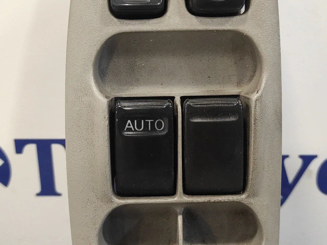 Mando Elevalunas Delantero Izquierdo para Nissan Almera Tino (V10M)