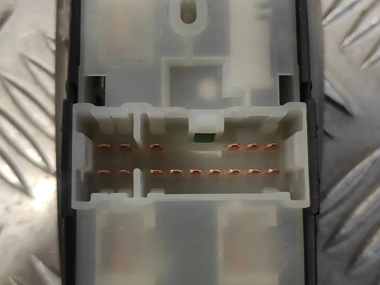 Mando Elevalunas Delantero Izquierdo para Nissan Almera Tino (V10M)