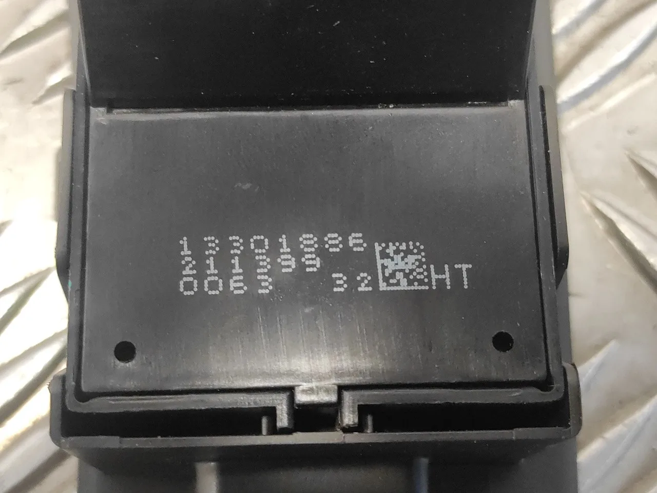 Mando Elevalunas Delantero Derecho para Opel Astra J Lim.