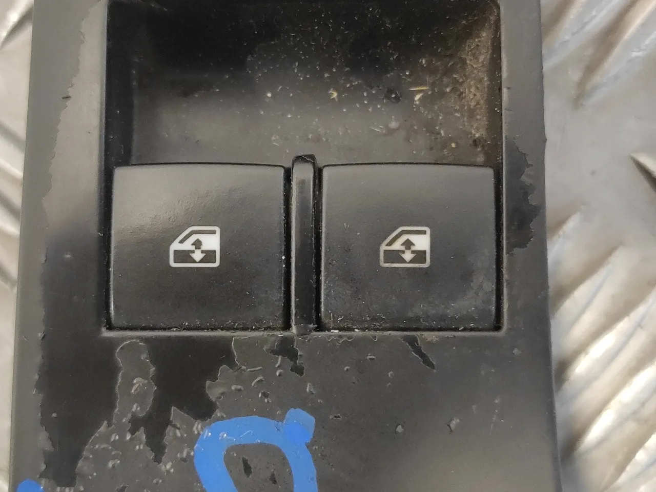 Mando Elevalunas Delantero Izquierdo para Opel Astra J Lim.