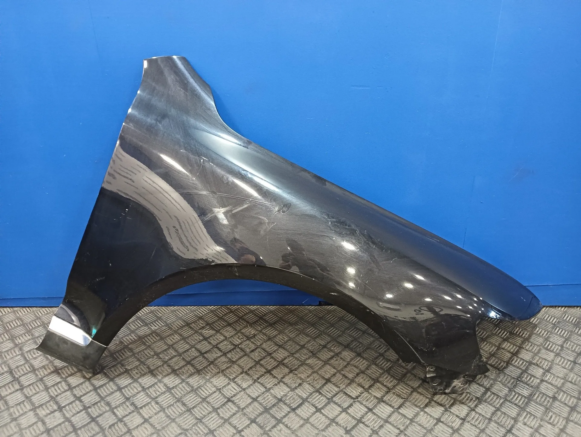 Aleta Delantera Derecha para Volkswagen Touareg (7L6)