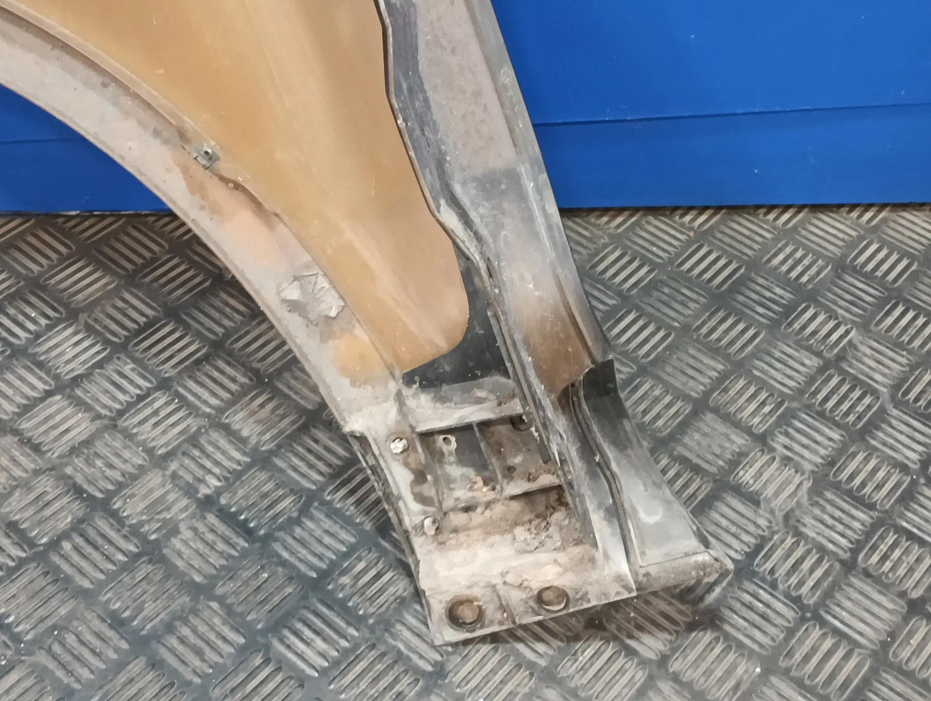 Aleta Delantera Derecha para Volkswagen Touareg (7L6)