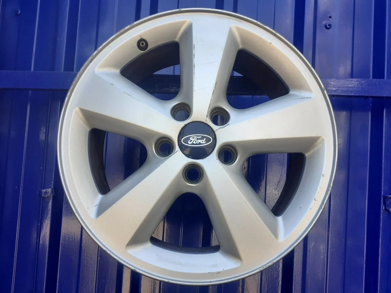 Llanta para Ford Focus Berlina (Cap)