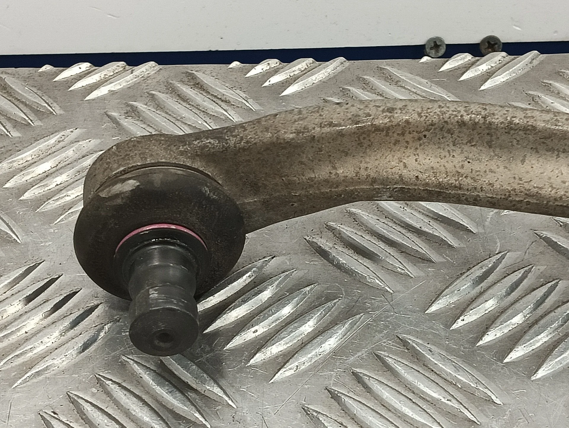 Brazo Suspension Superior Delantero Izquierdo para Audi A4 Avant (8K5) (2008)