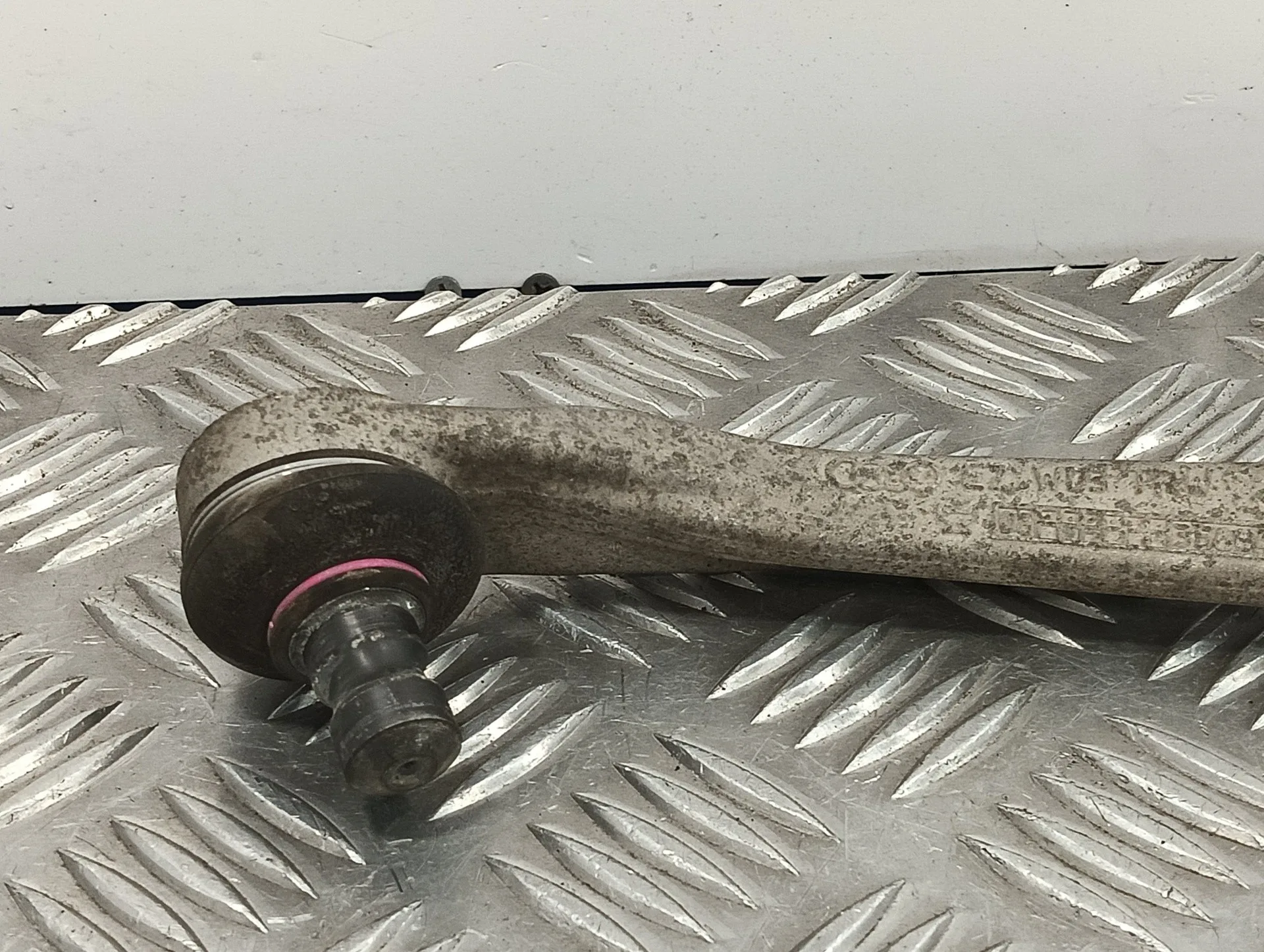 Brazo Suspension Superior Delantero Derecho para Audi A4 Avant (8K5) (2008)