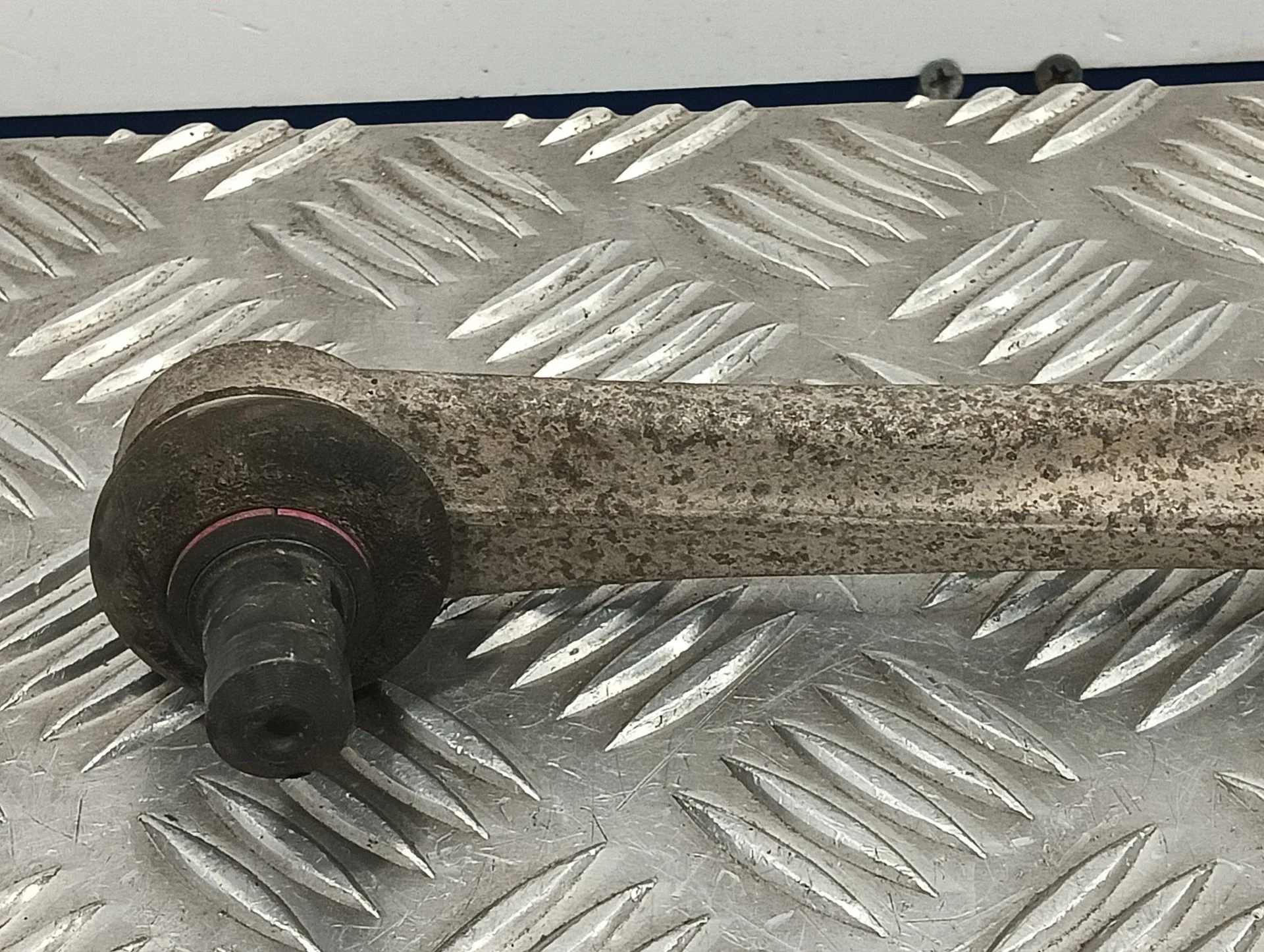 Brazo Suspension Superior Delantero Izquierdo para Audi A4 Avant (8K5) (2008)
