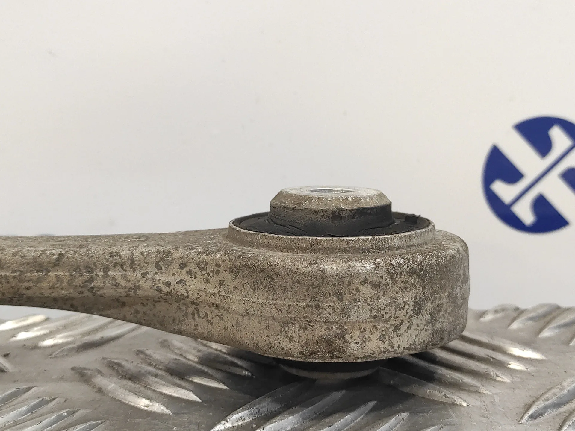 Brazo Suspension Superior Delantero Derecho para Audi A4 Avant (8K5) (2008)