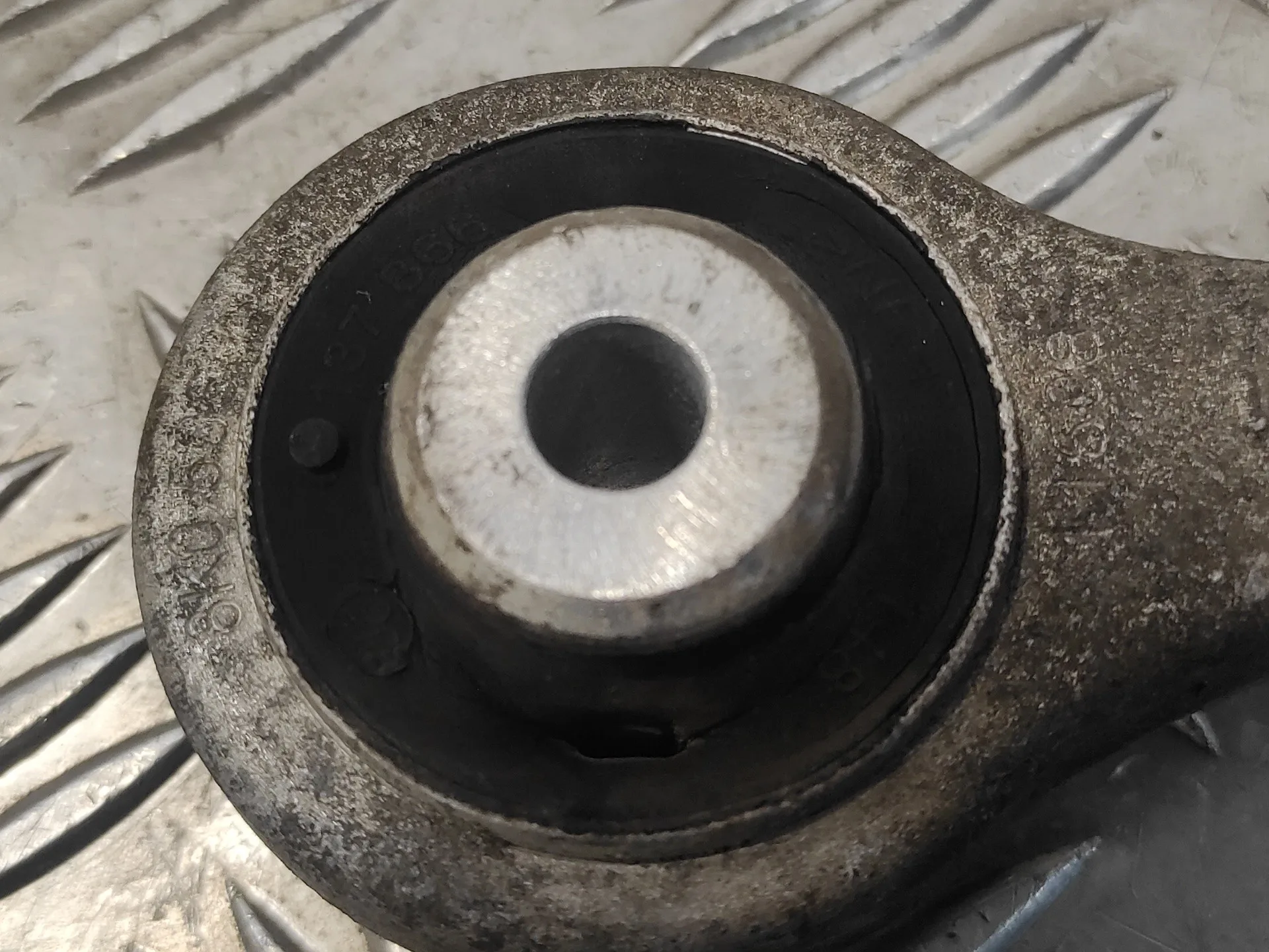 Brazo Suspension Superior Delantero Derecho para Audi A4 Avant (8K5) (2008)