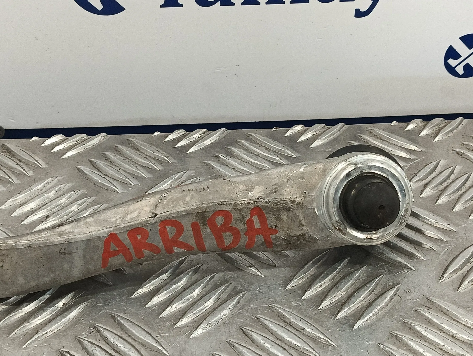 Brazo Suspension Superior Delantero Derecho para Audi A4 Avant (8E)
