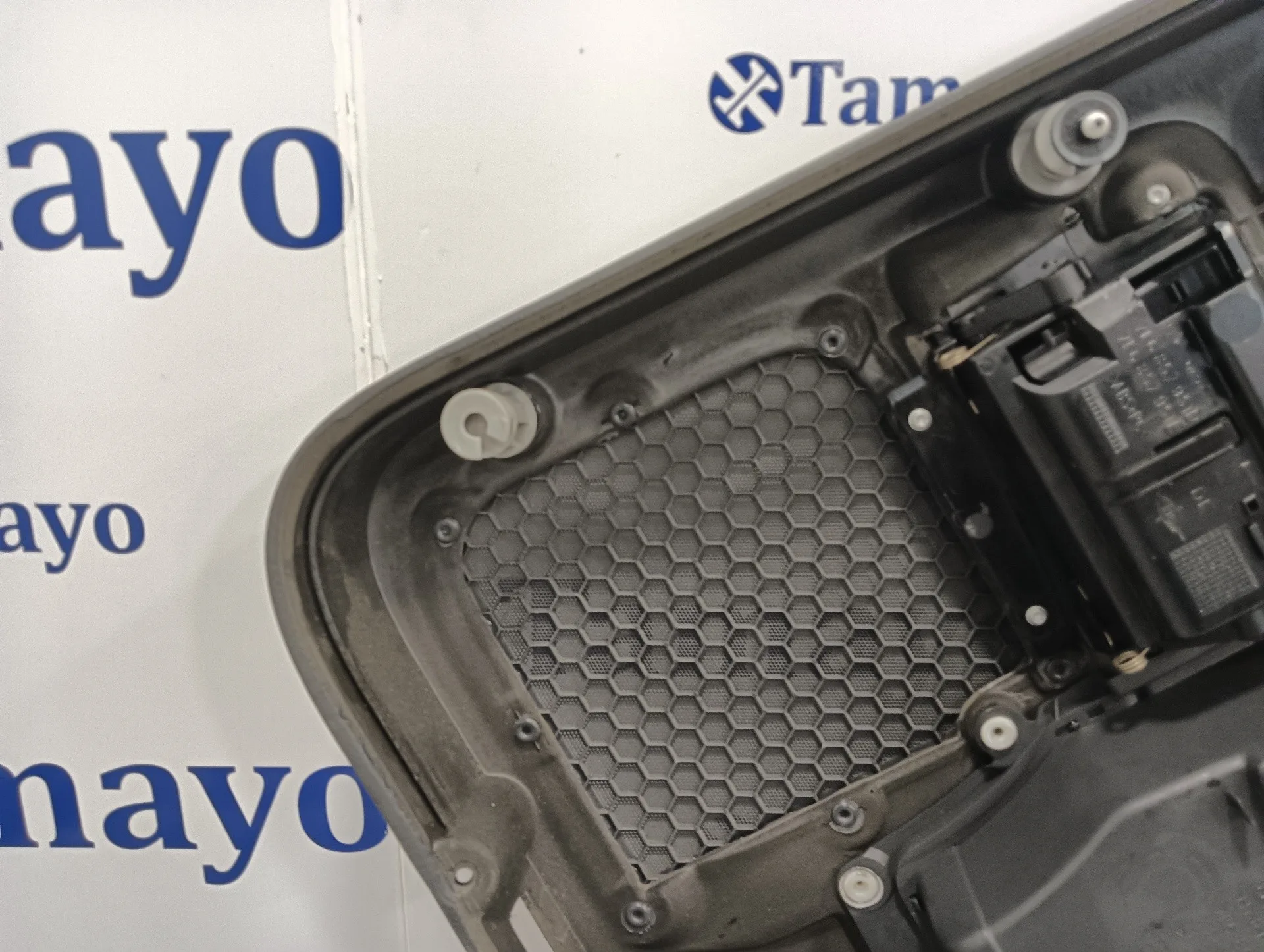 Guarnecido Puerta Trasera Izquierda para Volkswagen Touareg (7L6)