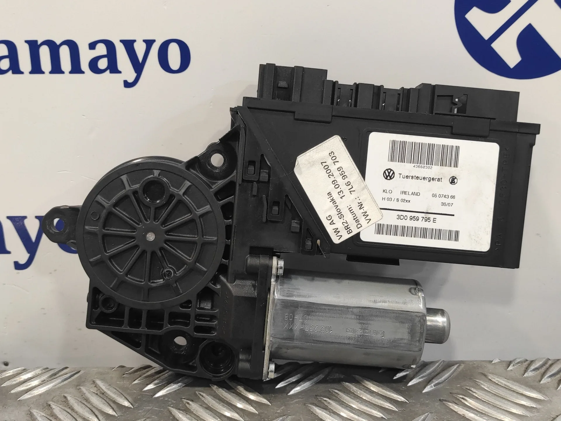 Motor Elevalunas Trasero Izquierdo para Volkswagen Touareg (7L6)