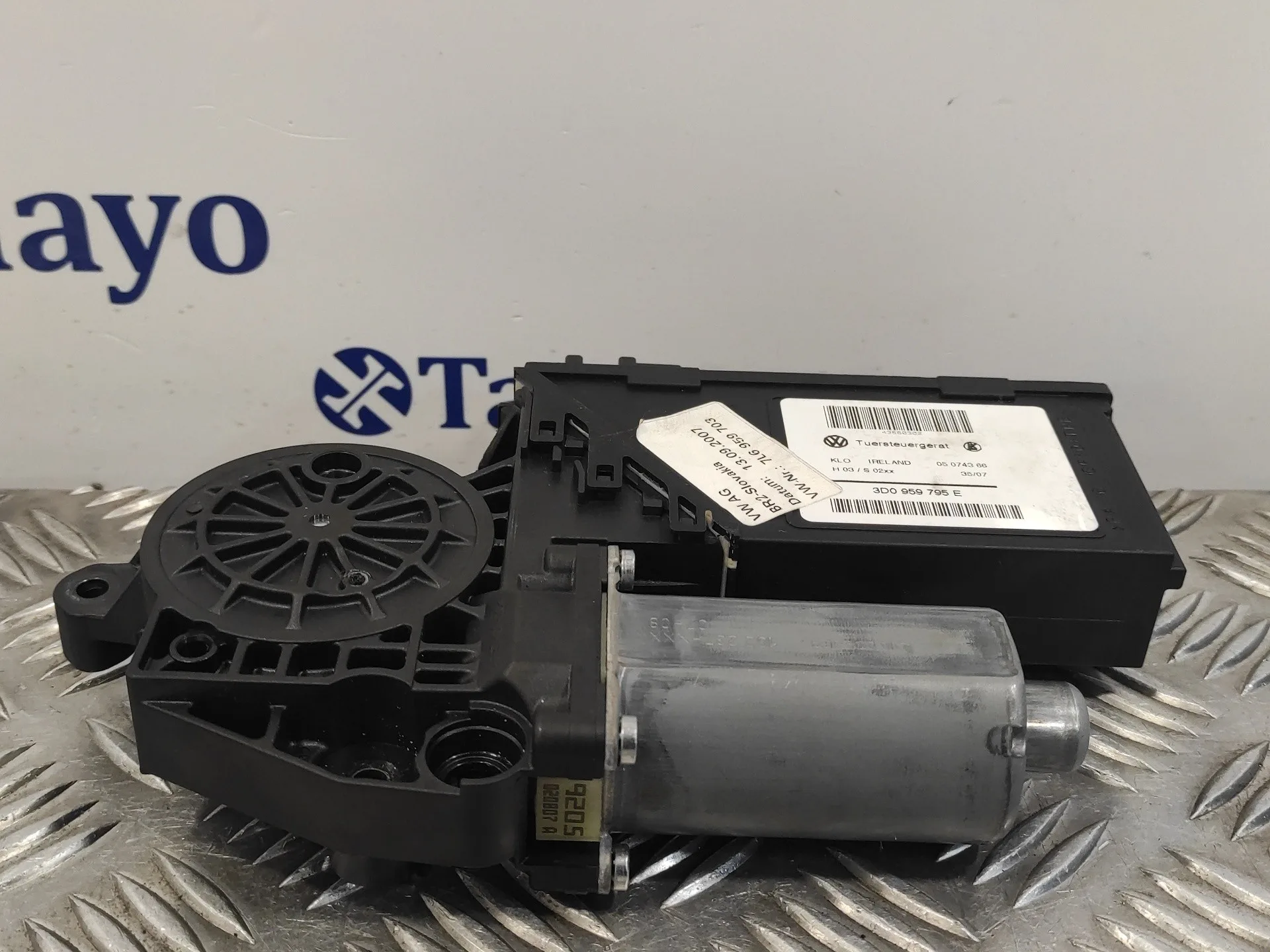 Motor Elevalunas Trasero Izquierdo para Volkswagen Touareg (7L6)