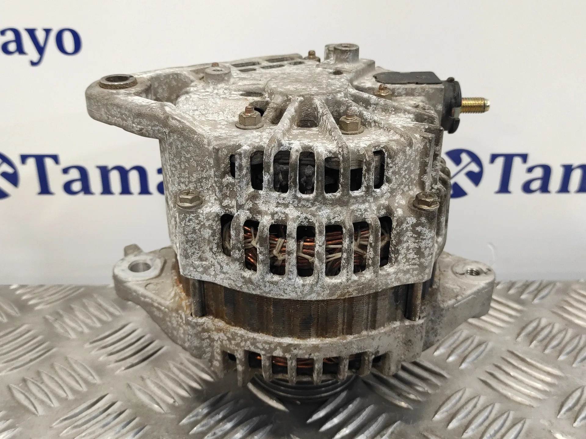 Alternador para Nissan Almera (N16/E)