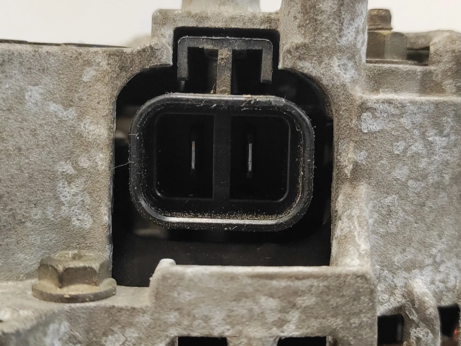 Alternador para Nissan Almera (N16/E)