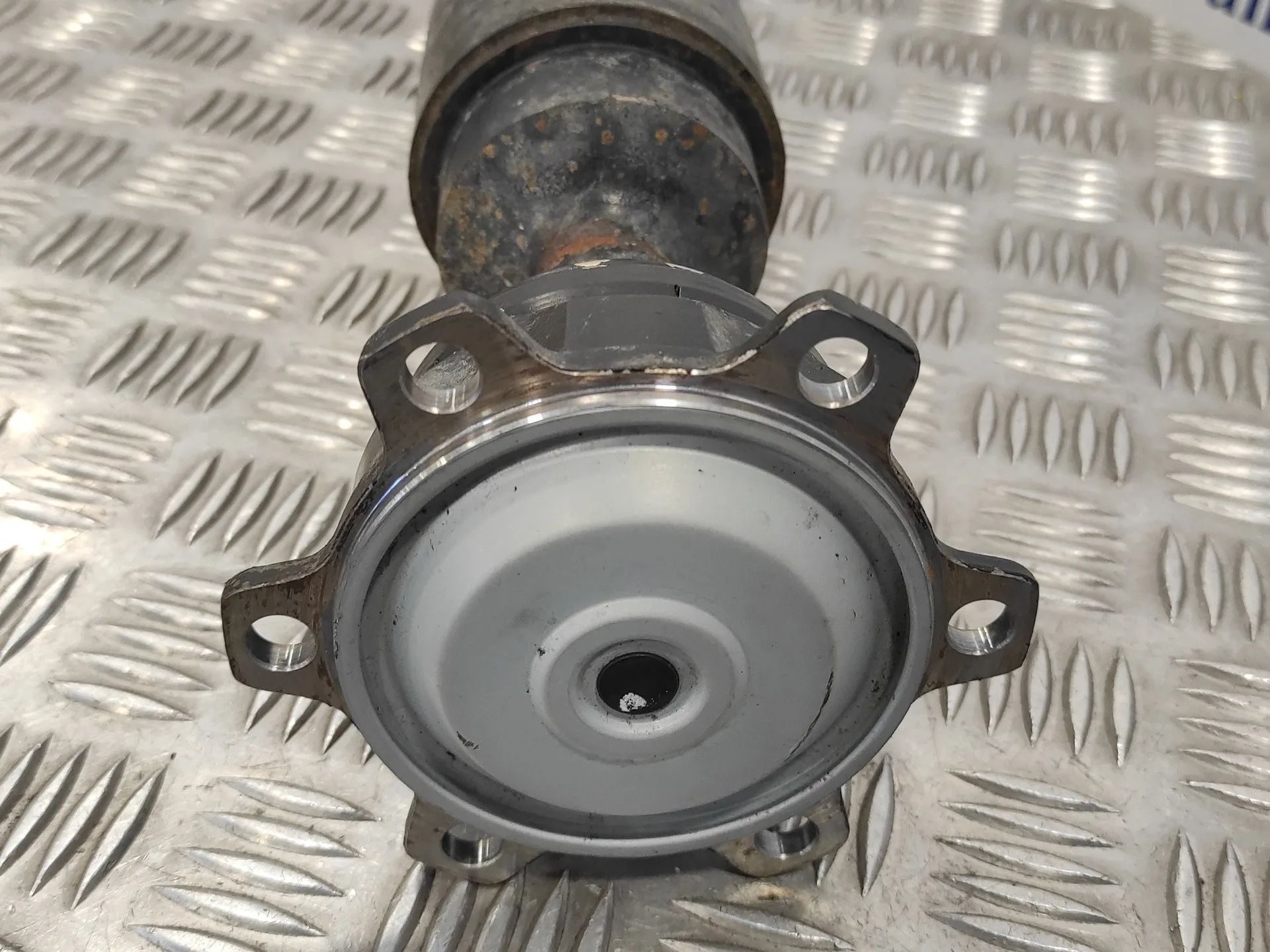 Transmision Central para Mitsubishi Montero (V60/V70)