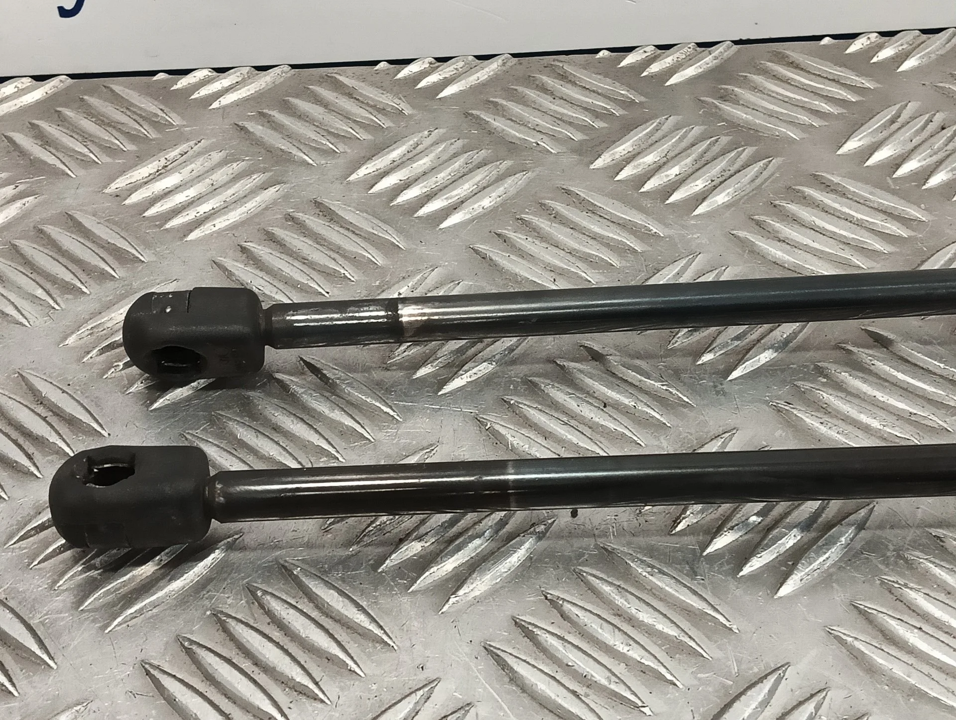 Amortiguadores Maletero / Porton para Land Rover Range Rover Sport