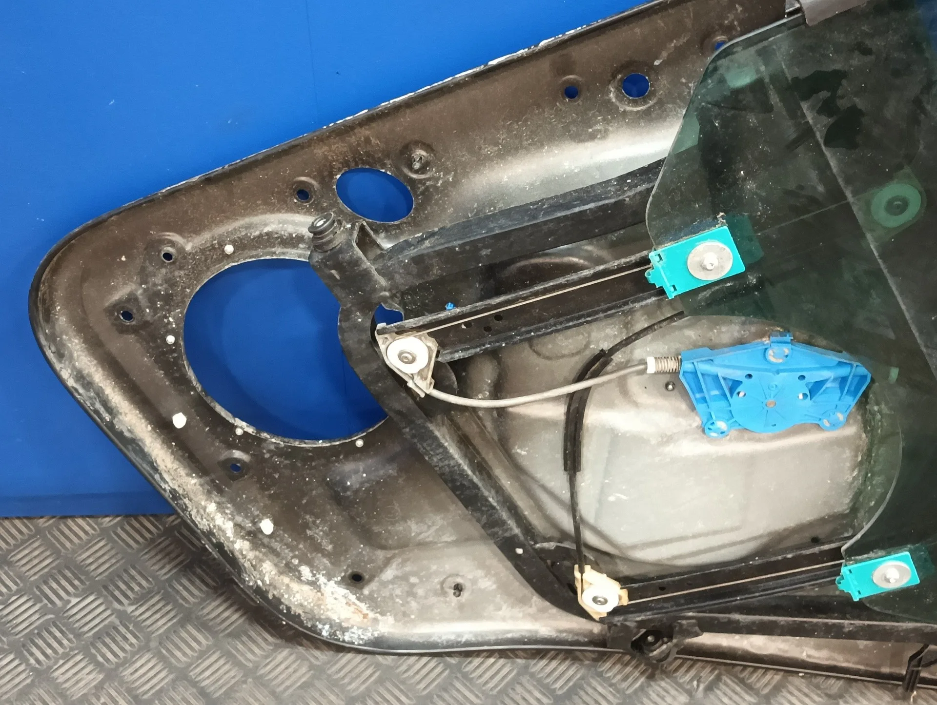 Elevalunas Trasero Izquierdo para Volkswagen Touareg (7L6)