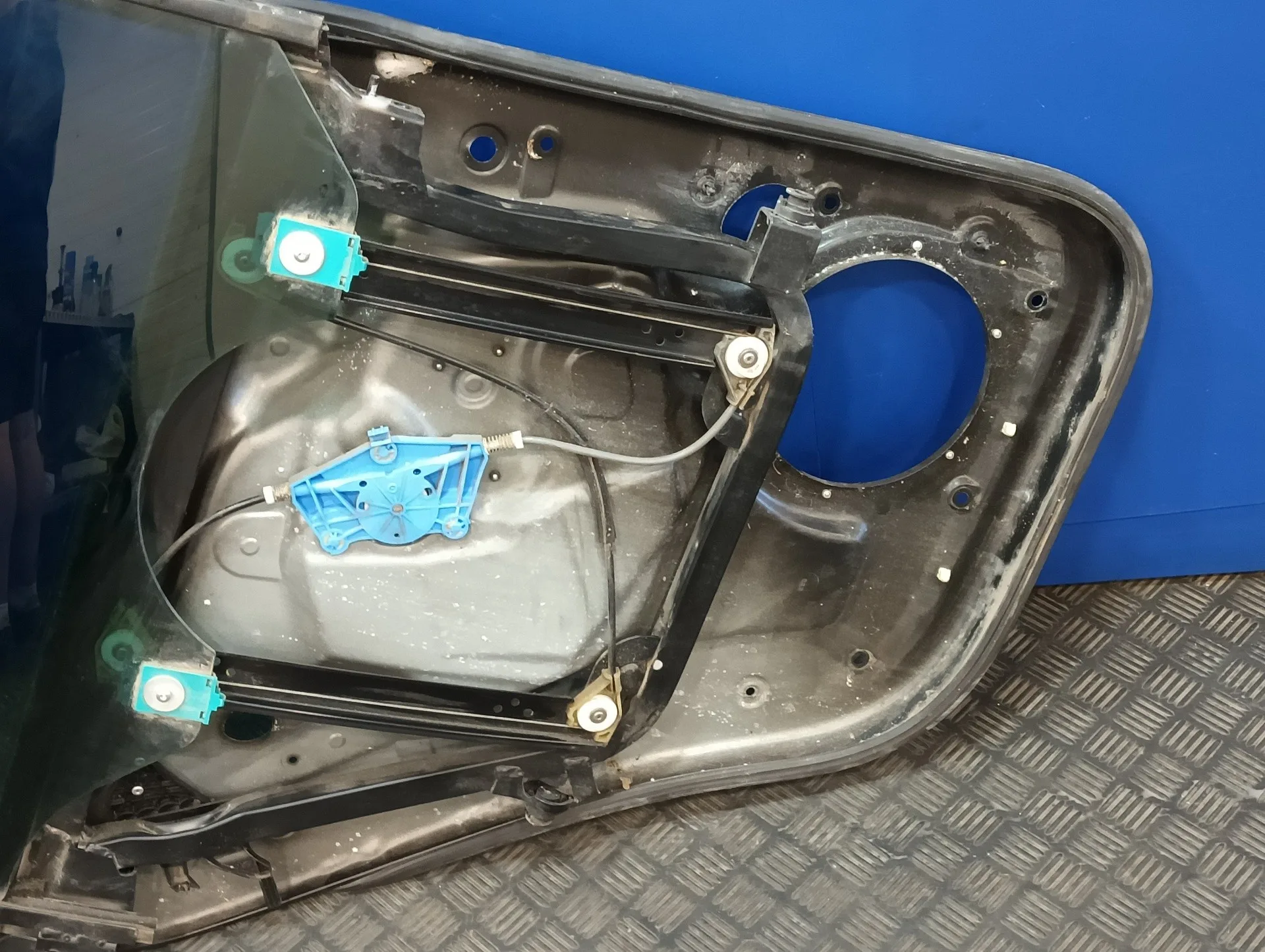 Elevalunas Trasero Derecho para Volkswagen Touareg (7L6)