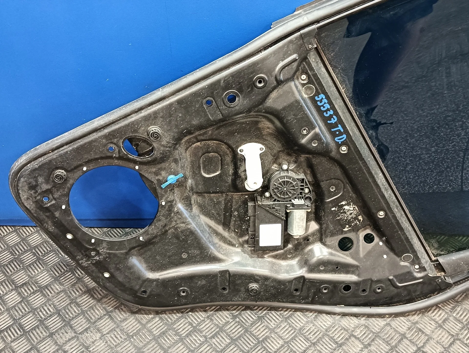 Elevalunas Trasero Derecho para Volkswagen Touareg (7L6)