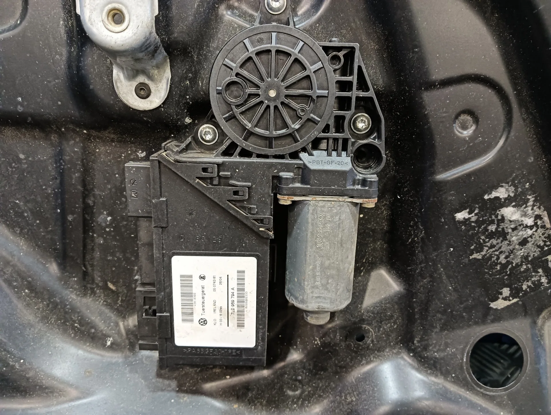 Elevalunas Trasero Derecho para Volkswagen Touareg (7L6)