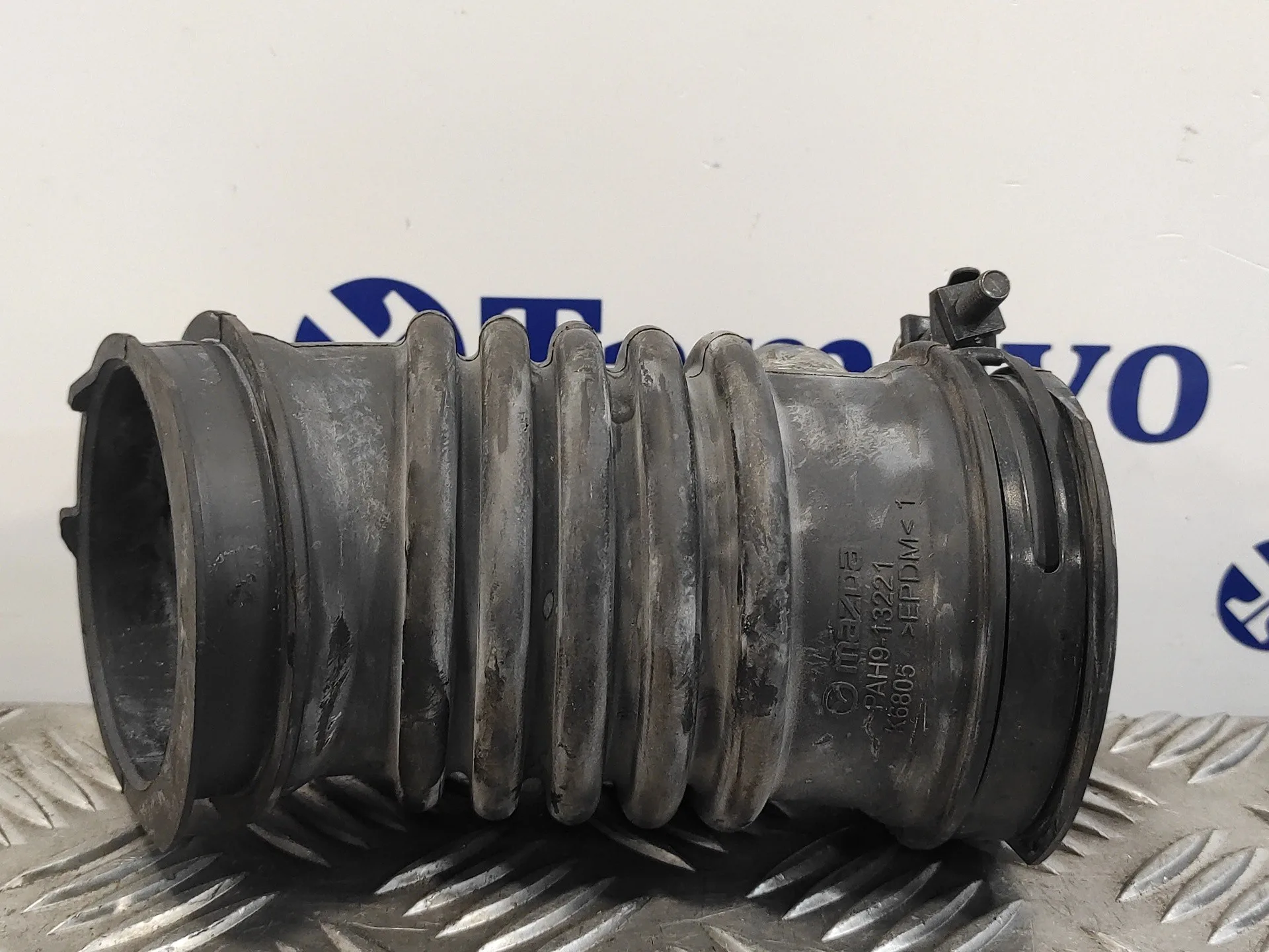 Tubo para Mazda 3 Berlina (Bp)