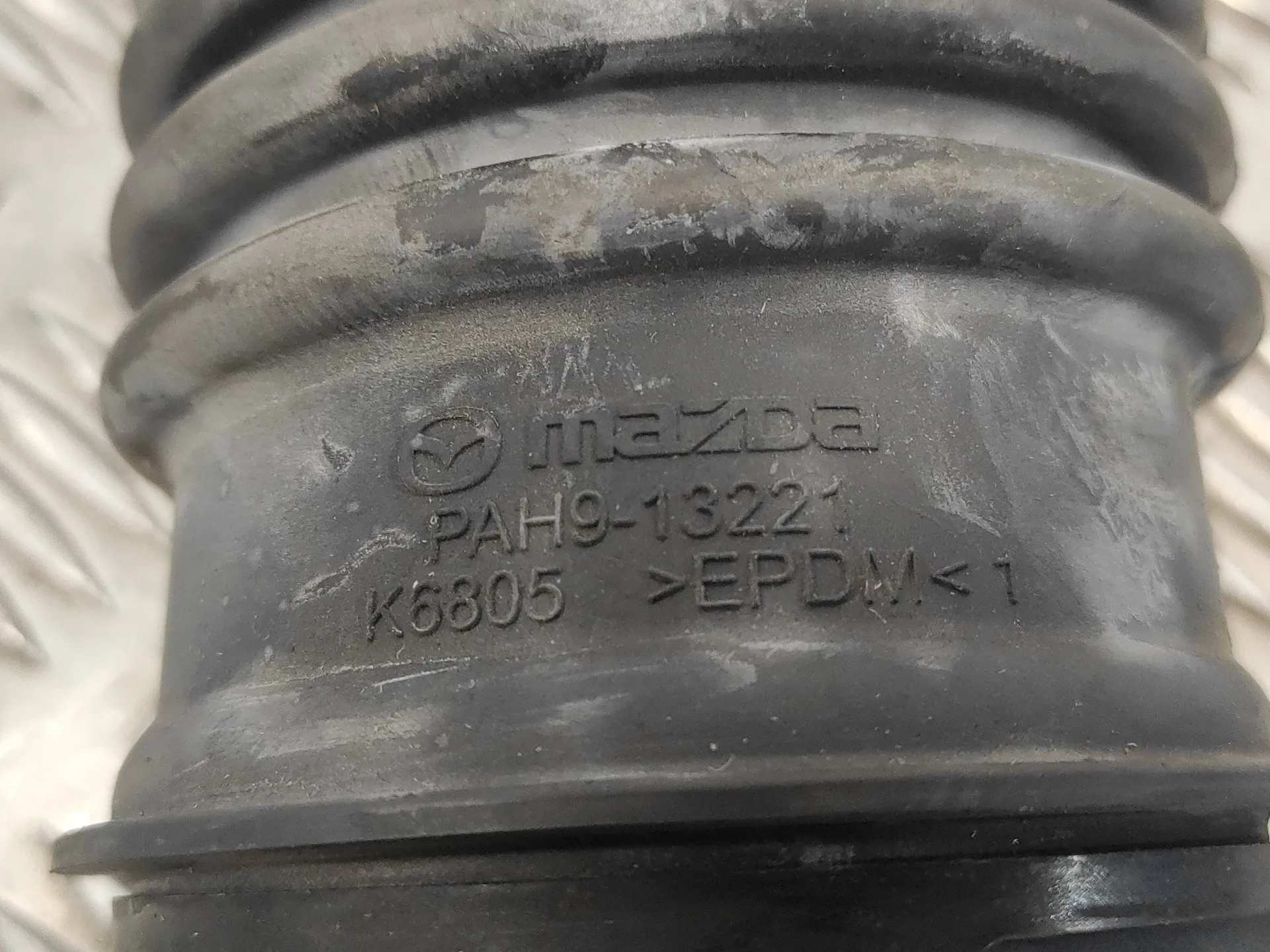 Tubo para Mazda 3 Berlina (Bp)