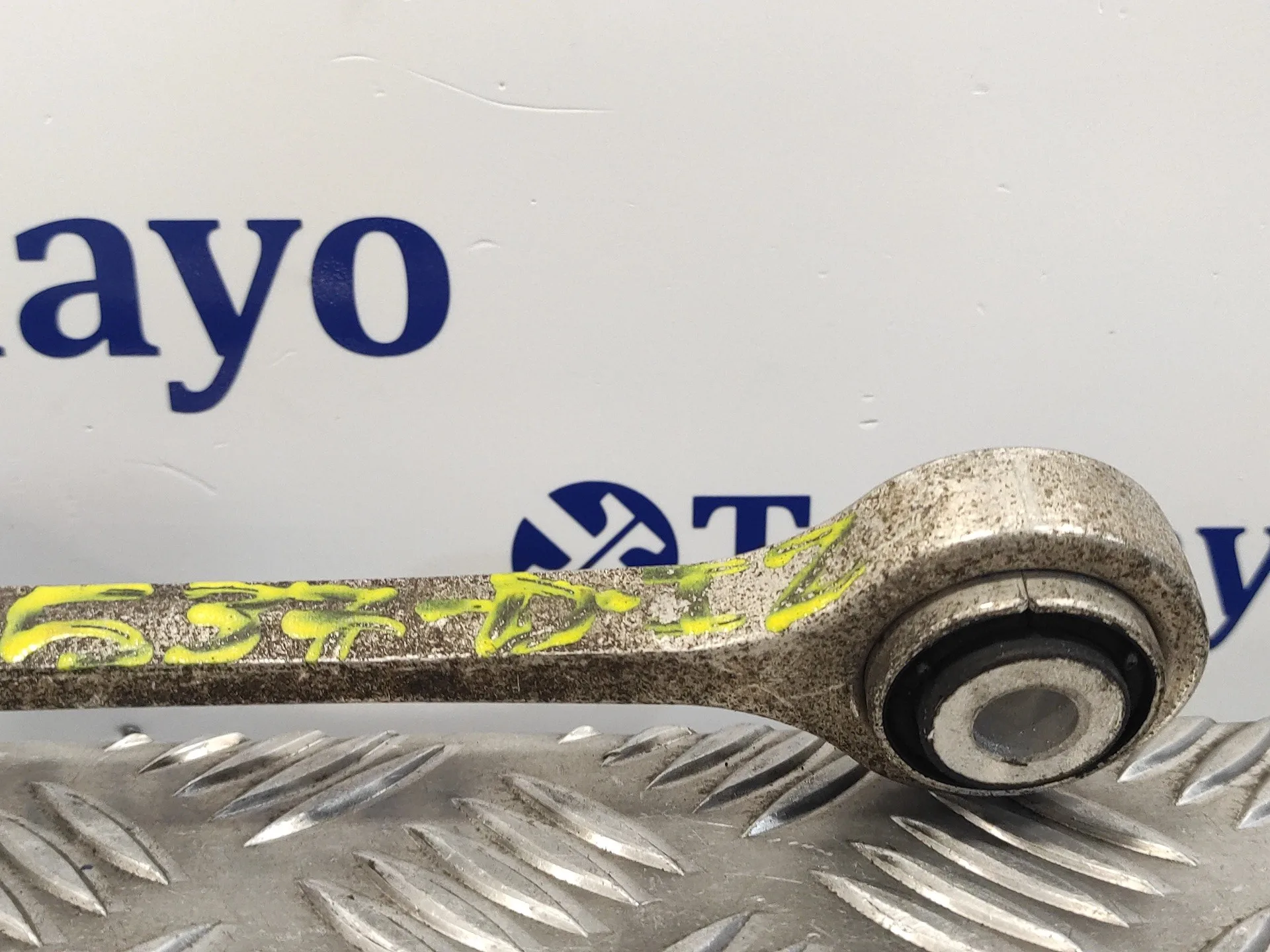 Tirante Delantero Izquierdo para Volkswagen Touareg (7L6)