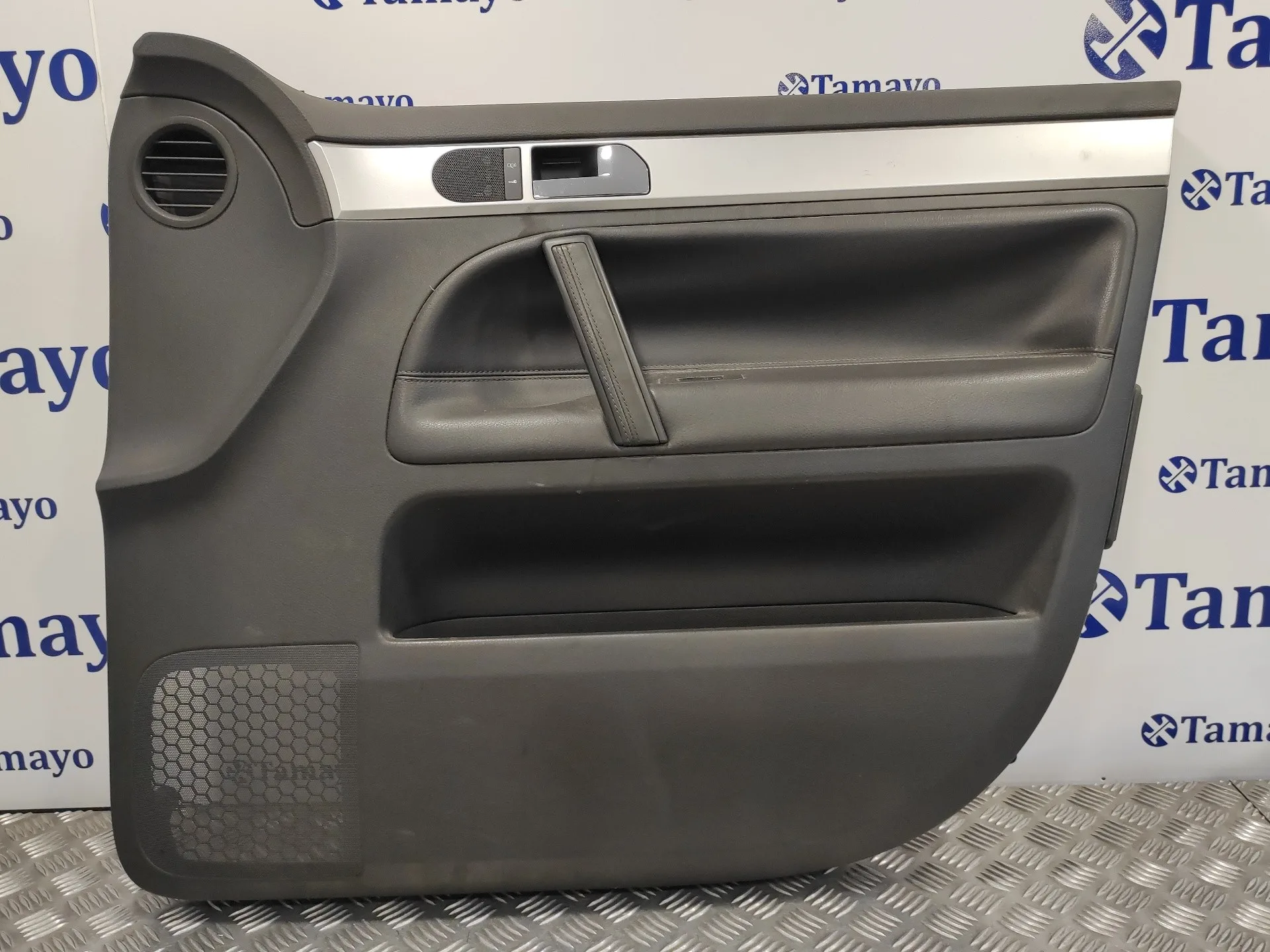 Guarnecido Puerta Delantera Derecha para Volkswagen Touareg (7L6)