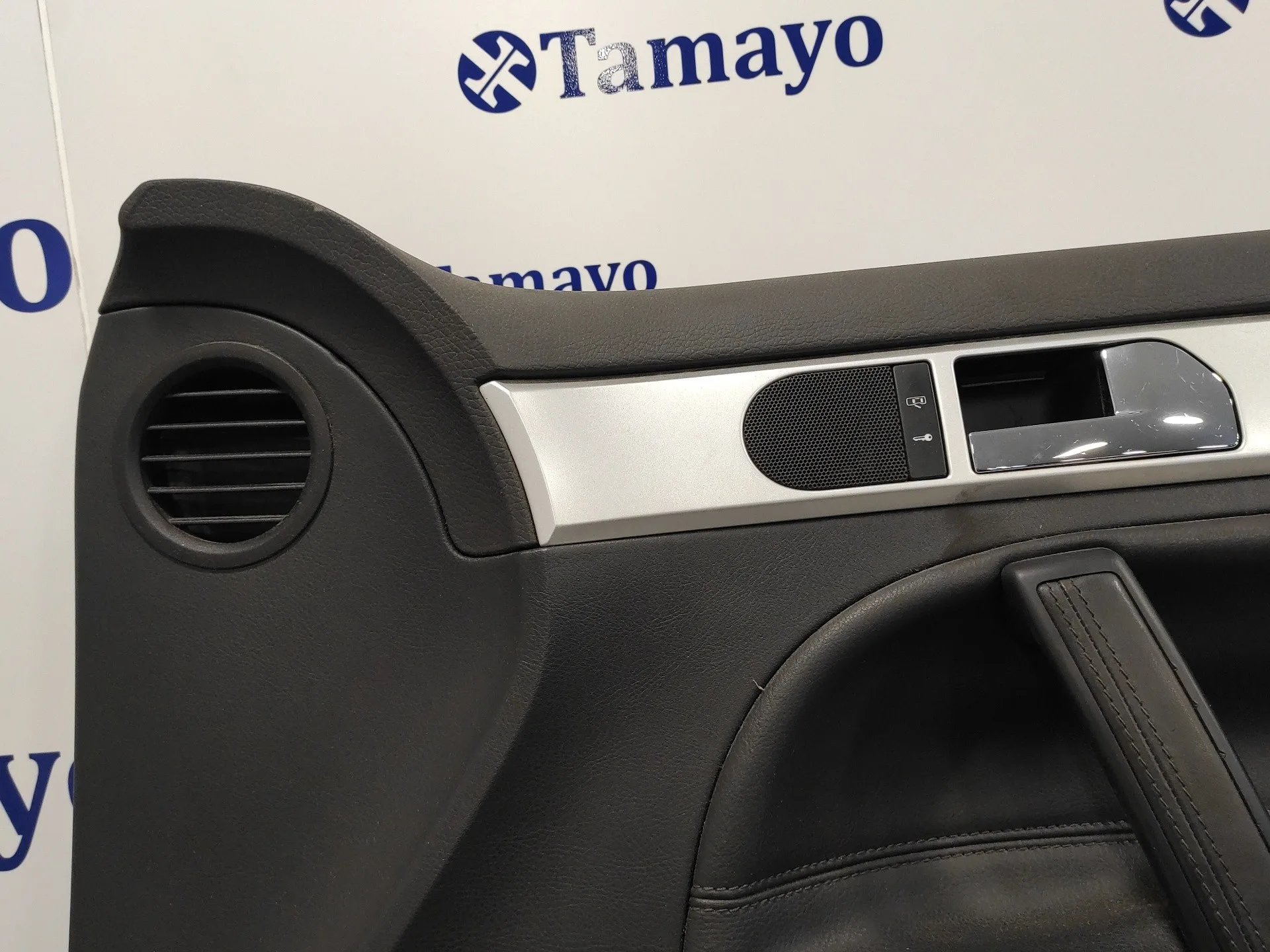 Guarnecido Puerta Delantera Derecha para Volkswagen Touareg (7L6)