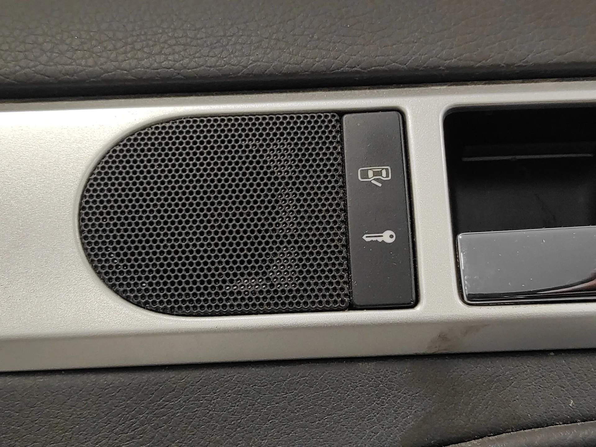 Guarnecido Puerta Delantera Derecha para Volkswagen Touareg (7L6)