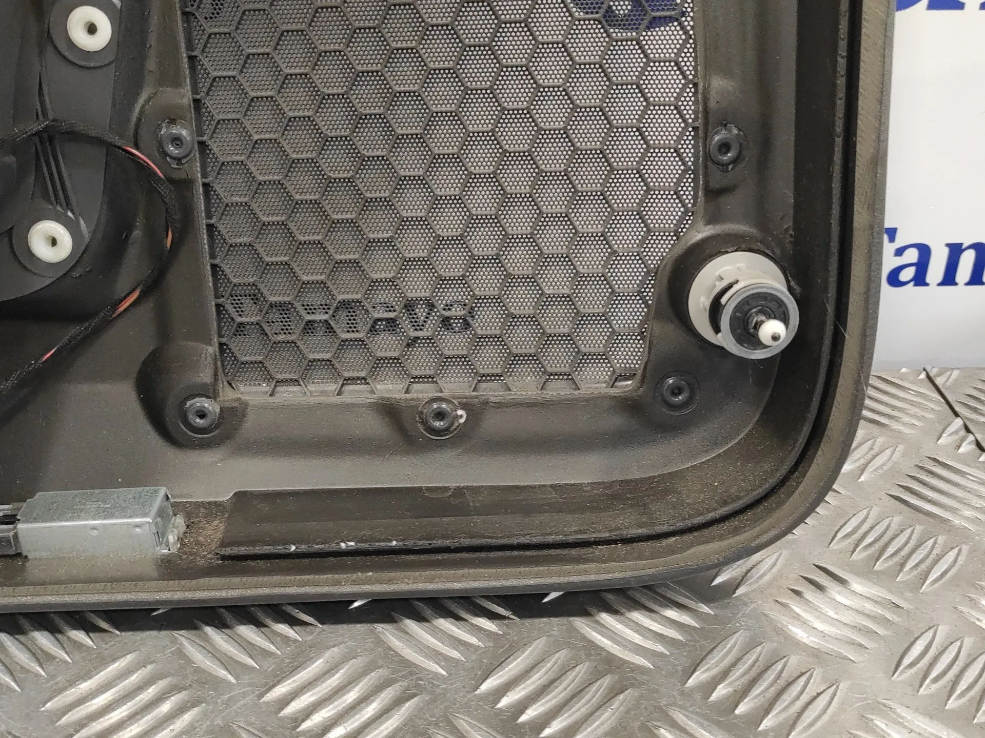 Guarnecido Puerta Delantera Derecha para Volkswagen Touareg (7L6)