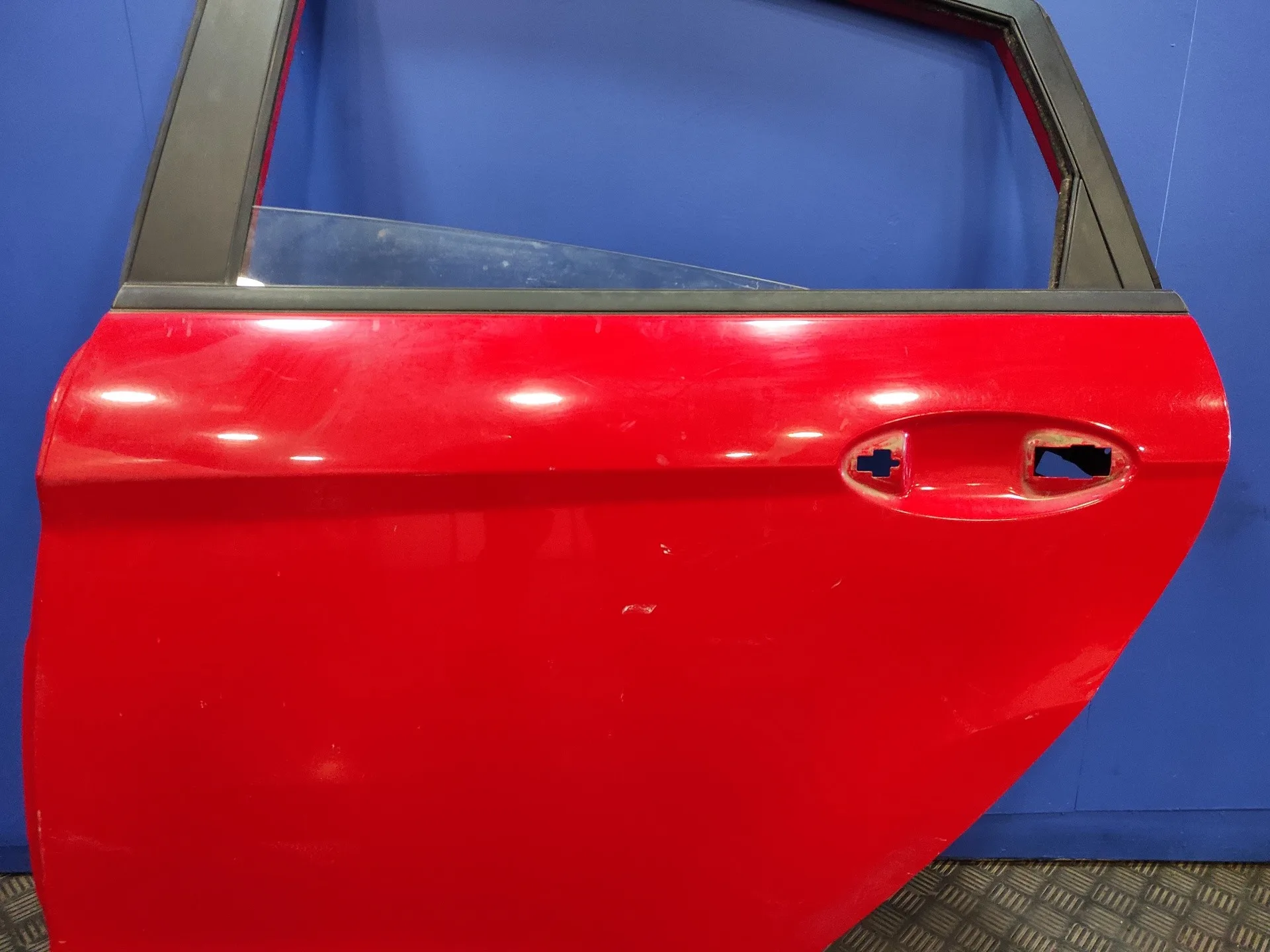 Puerta Trasera Izquierda para Ford Fiesta (Cb1)