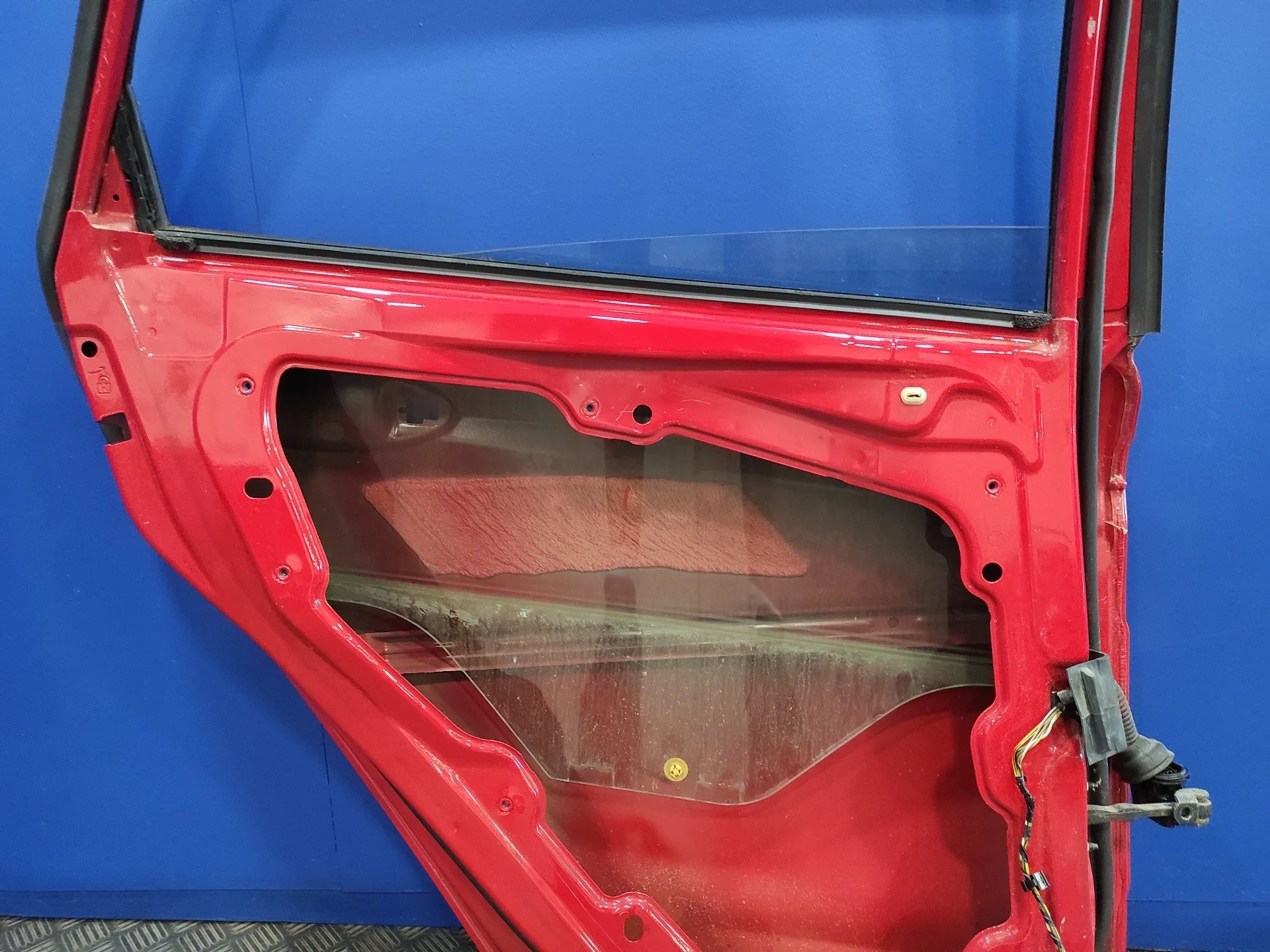 Puerta Trasera Izquierda para Ford Fiesta (Cb1)