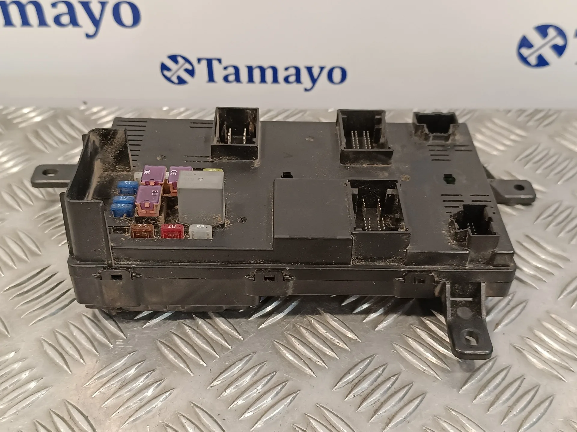 Caja Reles / Fusibles para Kia Carnival
