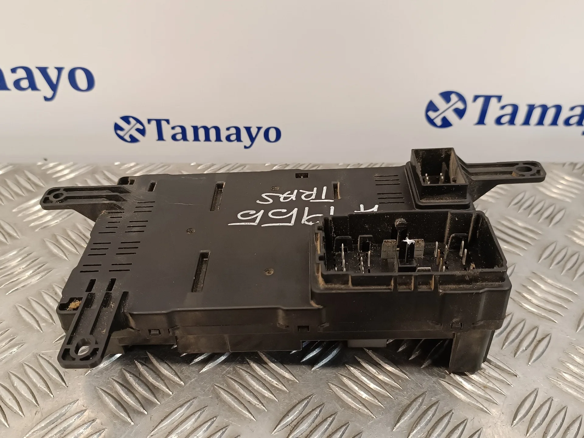 Caja Reles / Fusibles para Kia Carnival