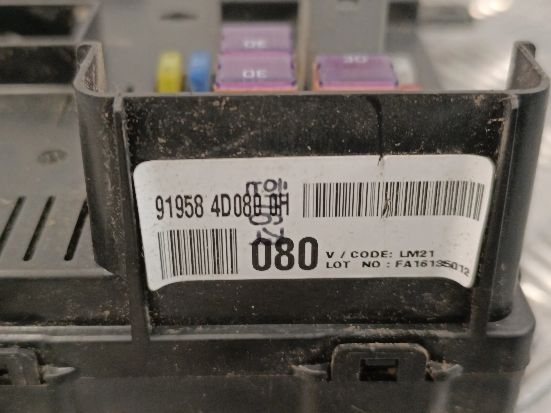 Caja Reles / Fusibles para Kia Carnival