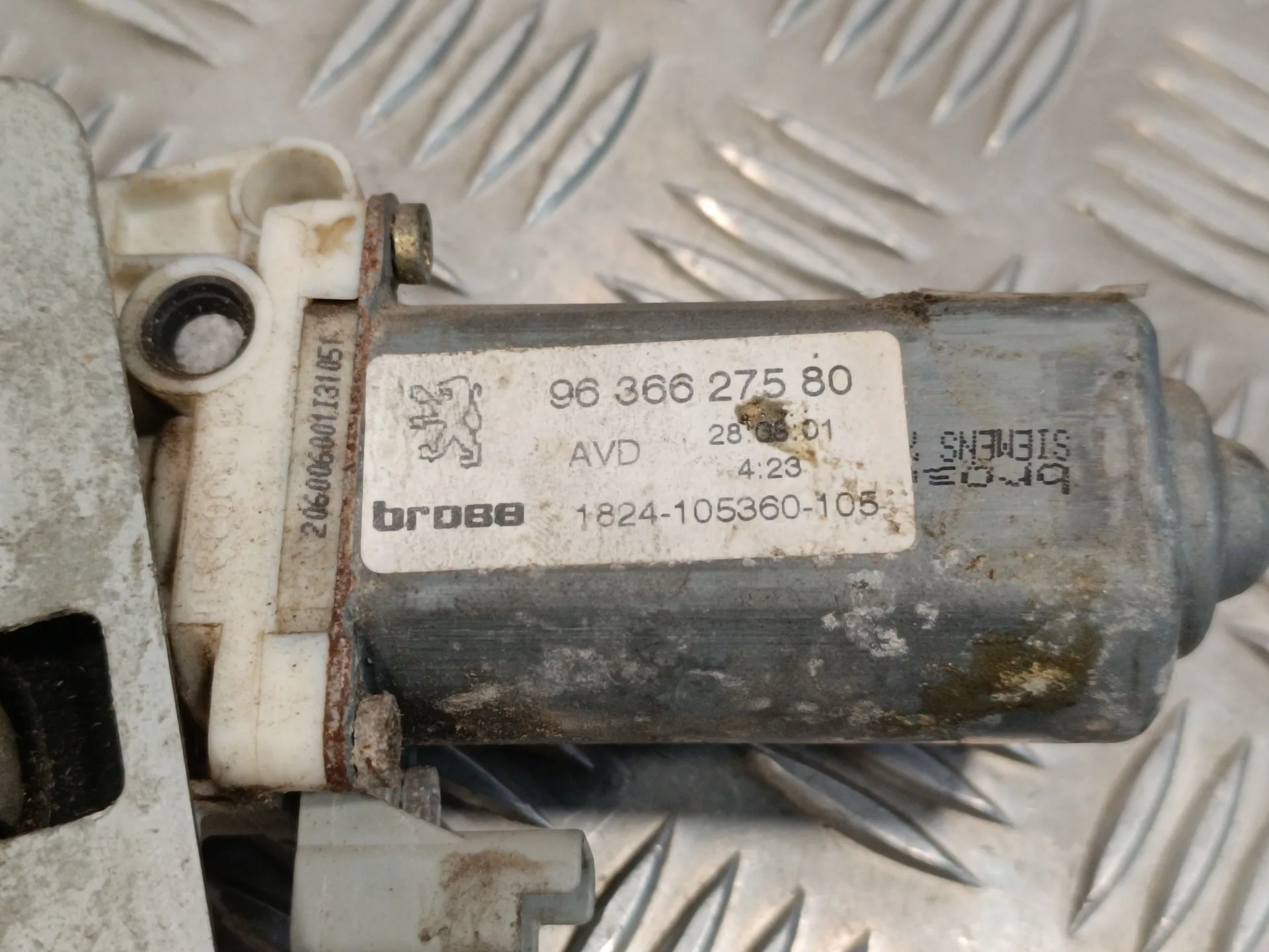 Elevalunas Delantero Derecho para Peugeot 206 Cc