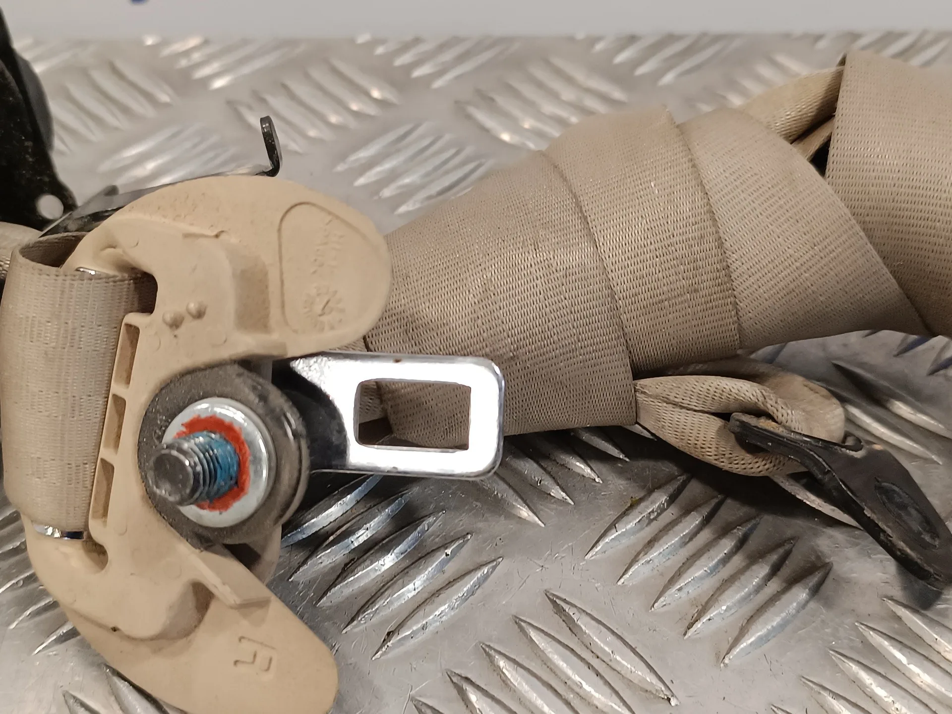 Cinturon Seguridad Trasero Central para Kia Carnival