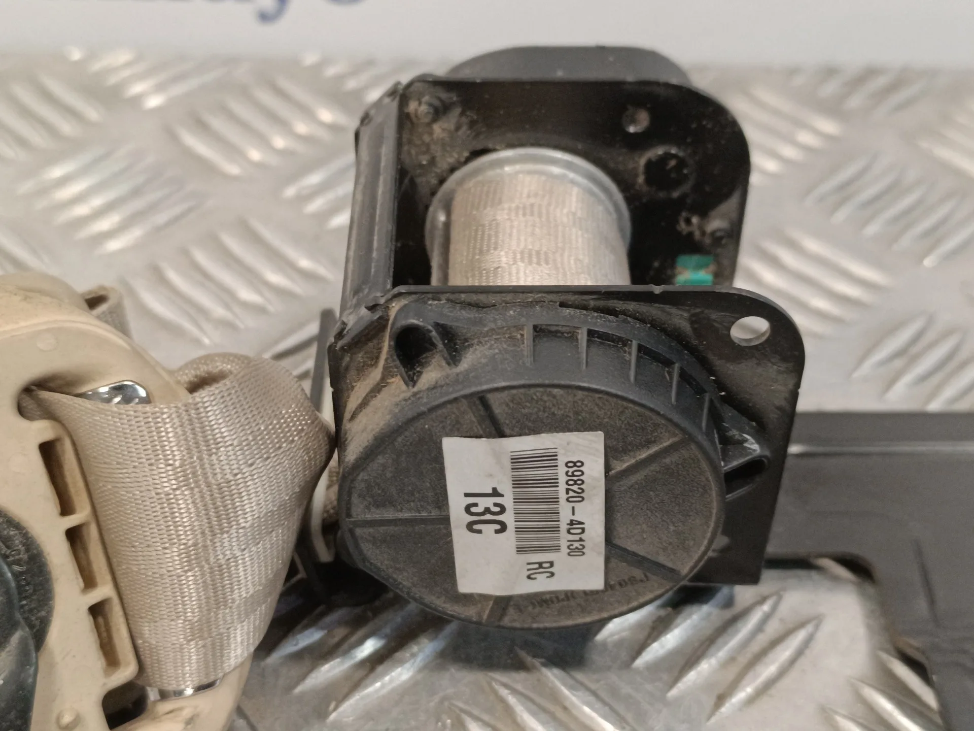 Cinturon Seguridad Trasero Derecho para Kia Carnival