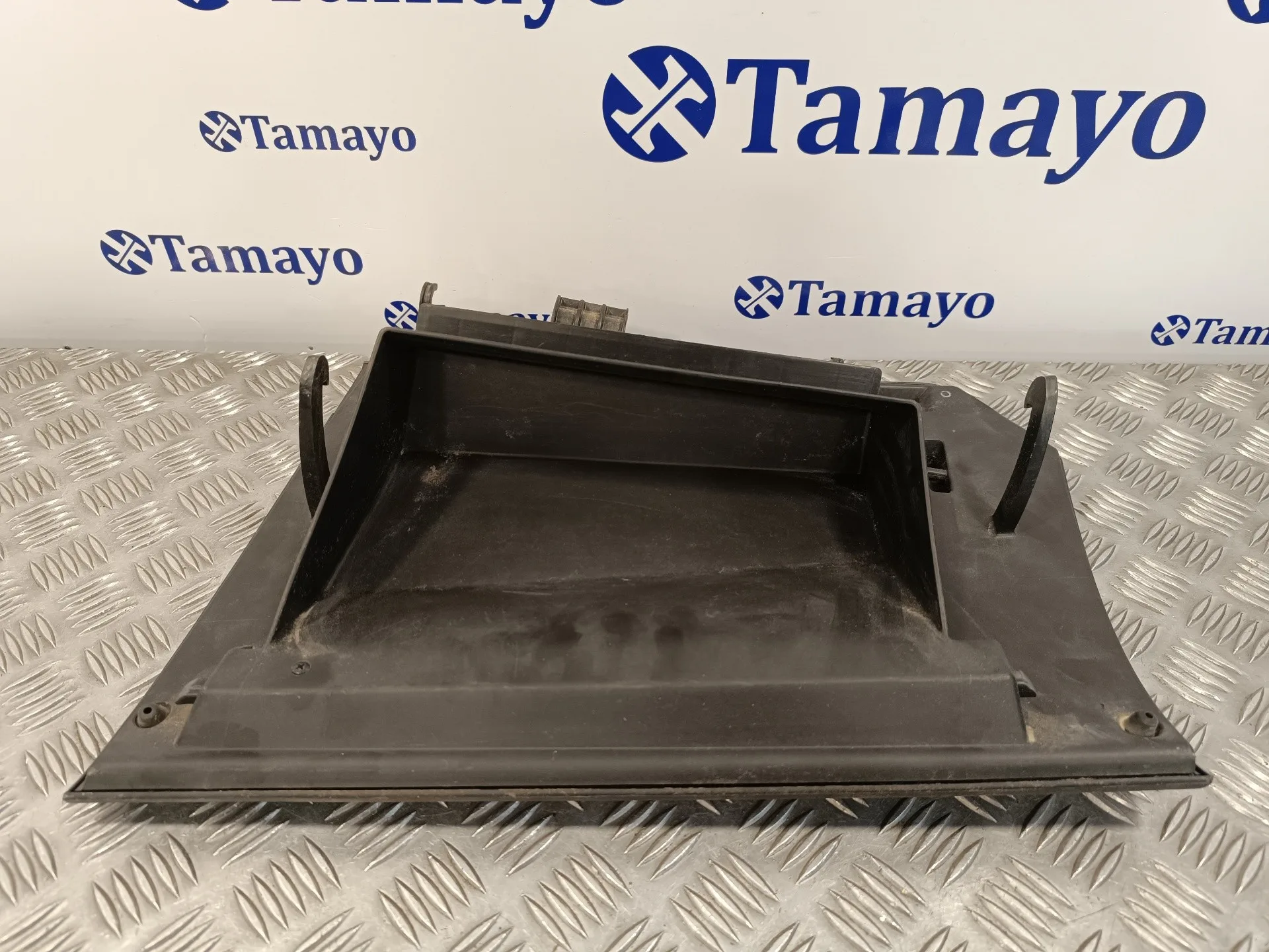 Guantera para Mazda 3 Lim. (Bl)