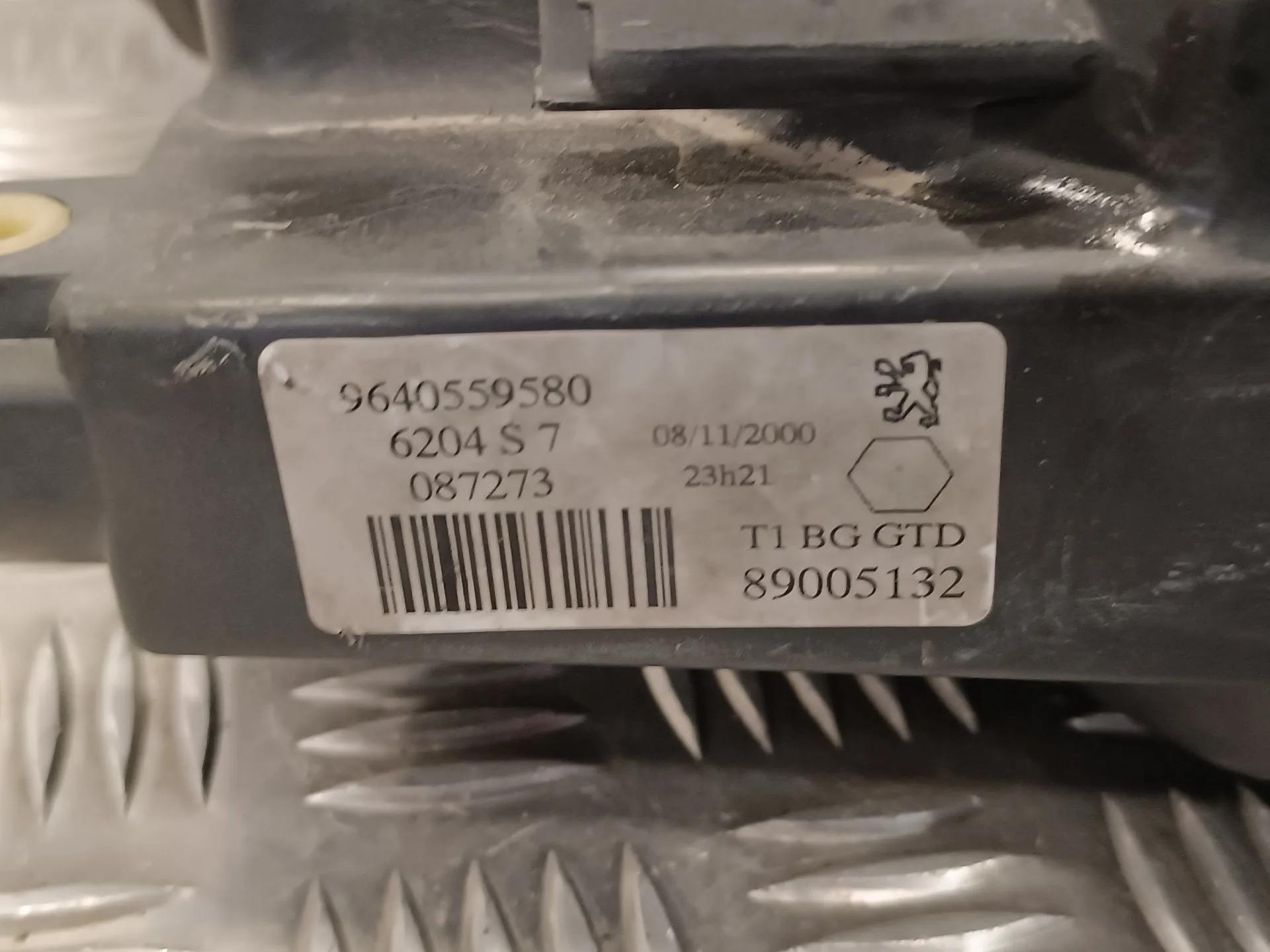Faro Izquierdo para Peugeot 206 Berlina