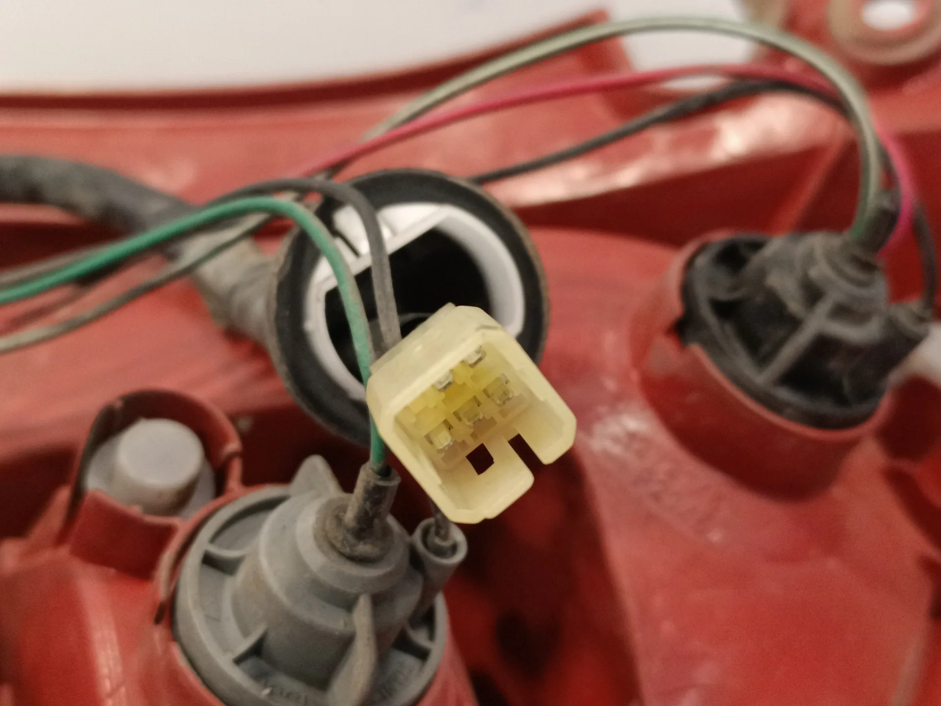 Piloto Trasero Izquierdo para Suzuki Swift Berlina (Mz)