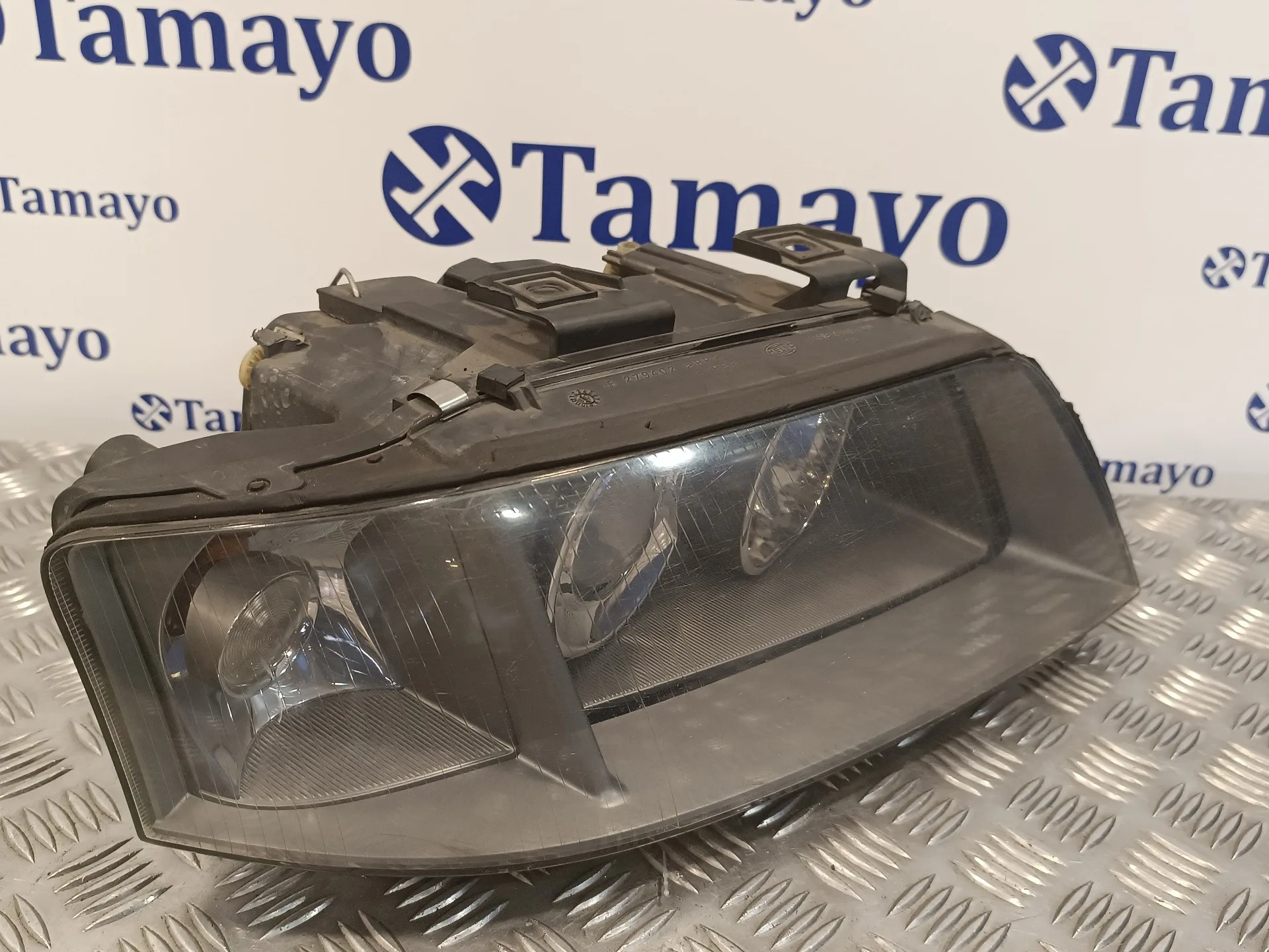 Faro Derecho para Audi Allroad Quattro (4B5)
