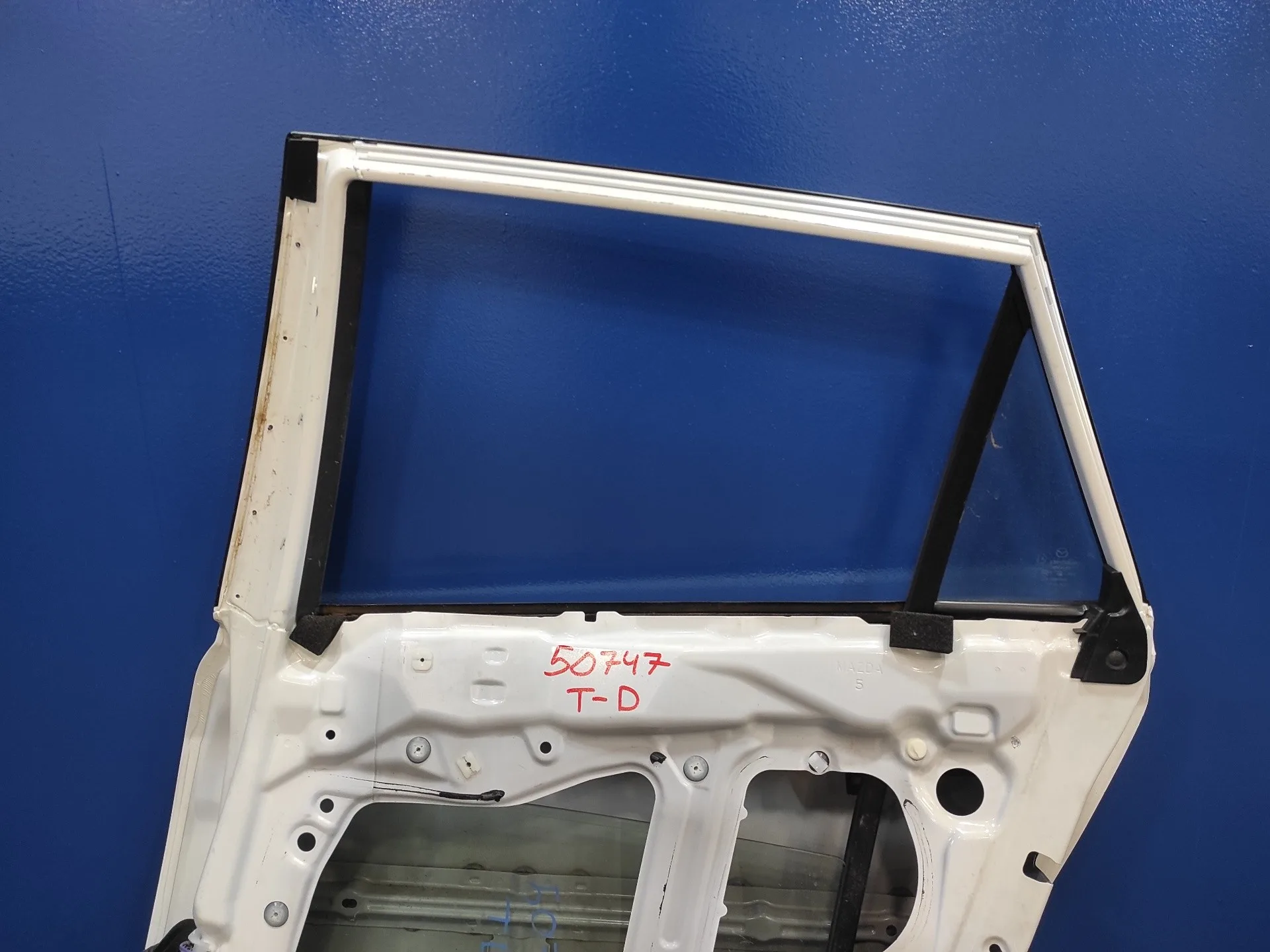 Puerta Trasera Derecha para Mazda 3 Lim. (Bl)
