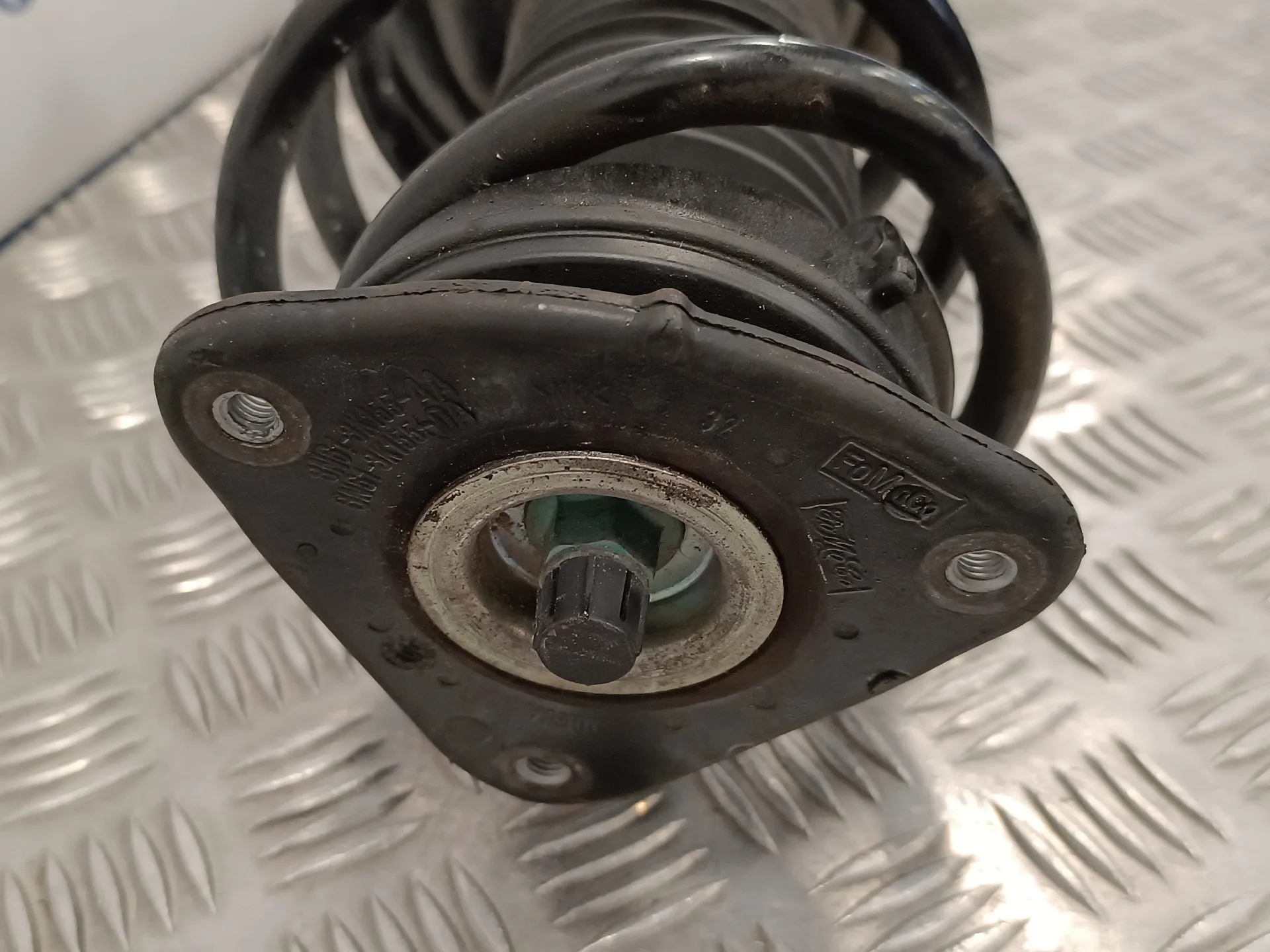 Amortiguador Delantero Izquierdo para Mazda 3 Lim. (Bl)
