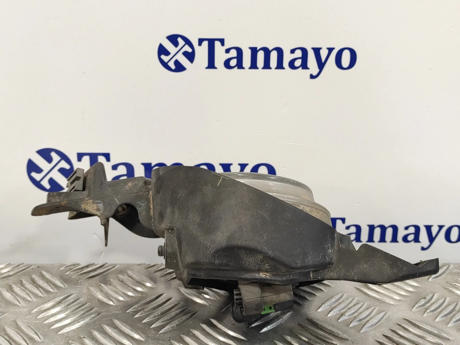 Faro Antiniebla Derecho para Mazda 3 Lim. (Bl)
