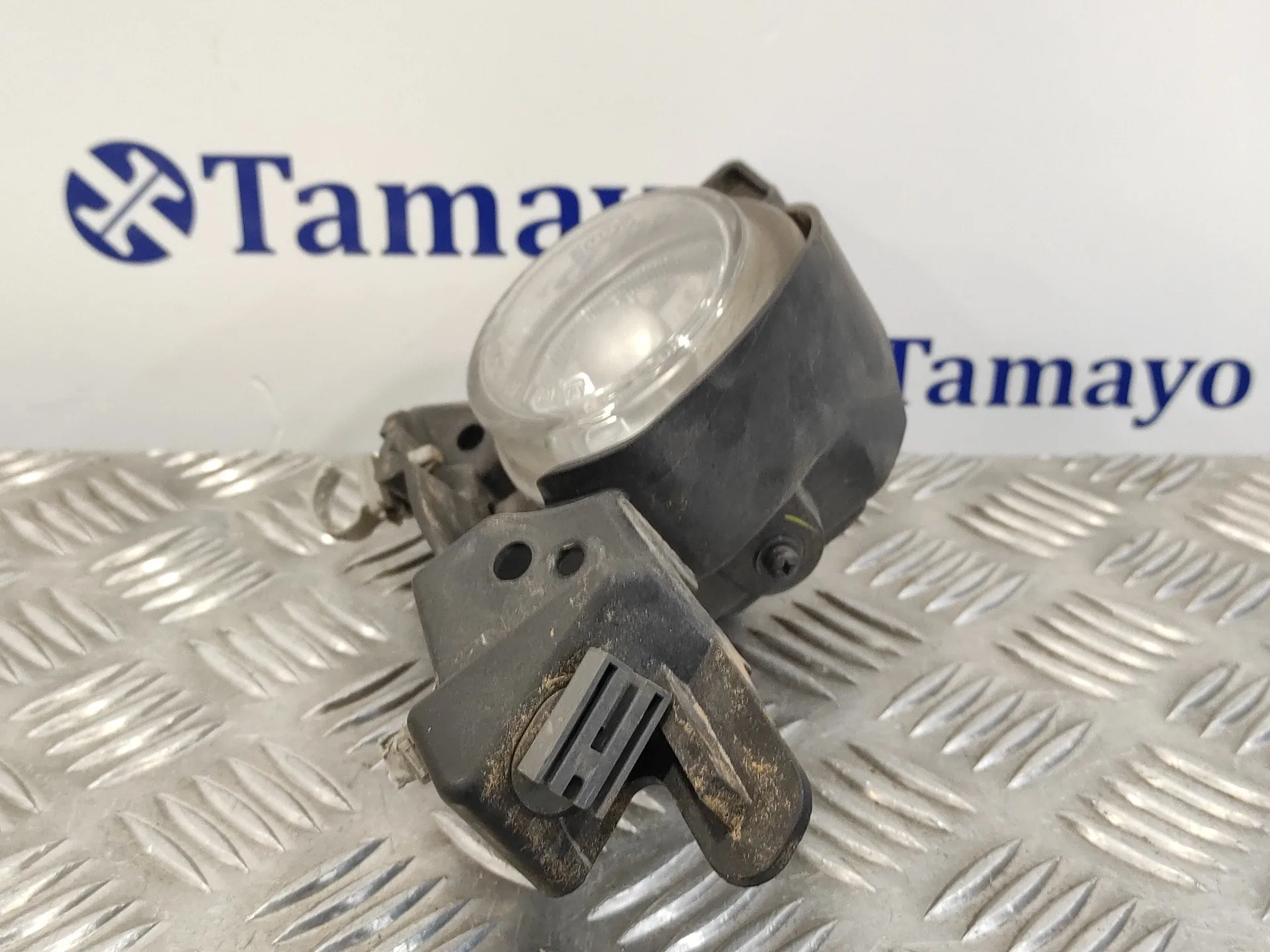 Faro Antiniebla Derecho para Mazda 3 Lim. (Bl)