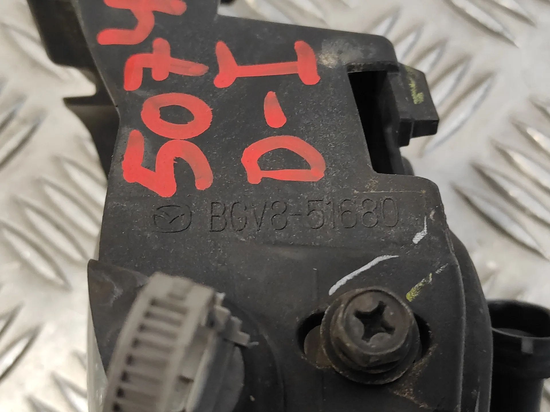 Faro Antiniebla Derecho para Mazda 3 Lim. (Bl)