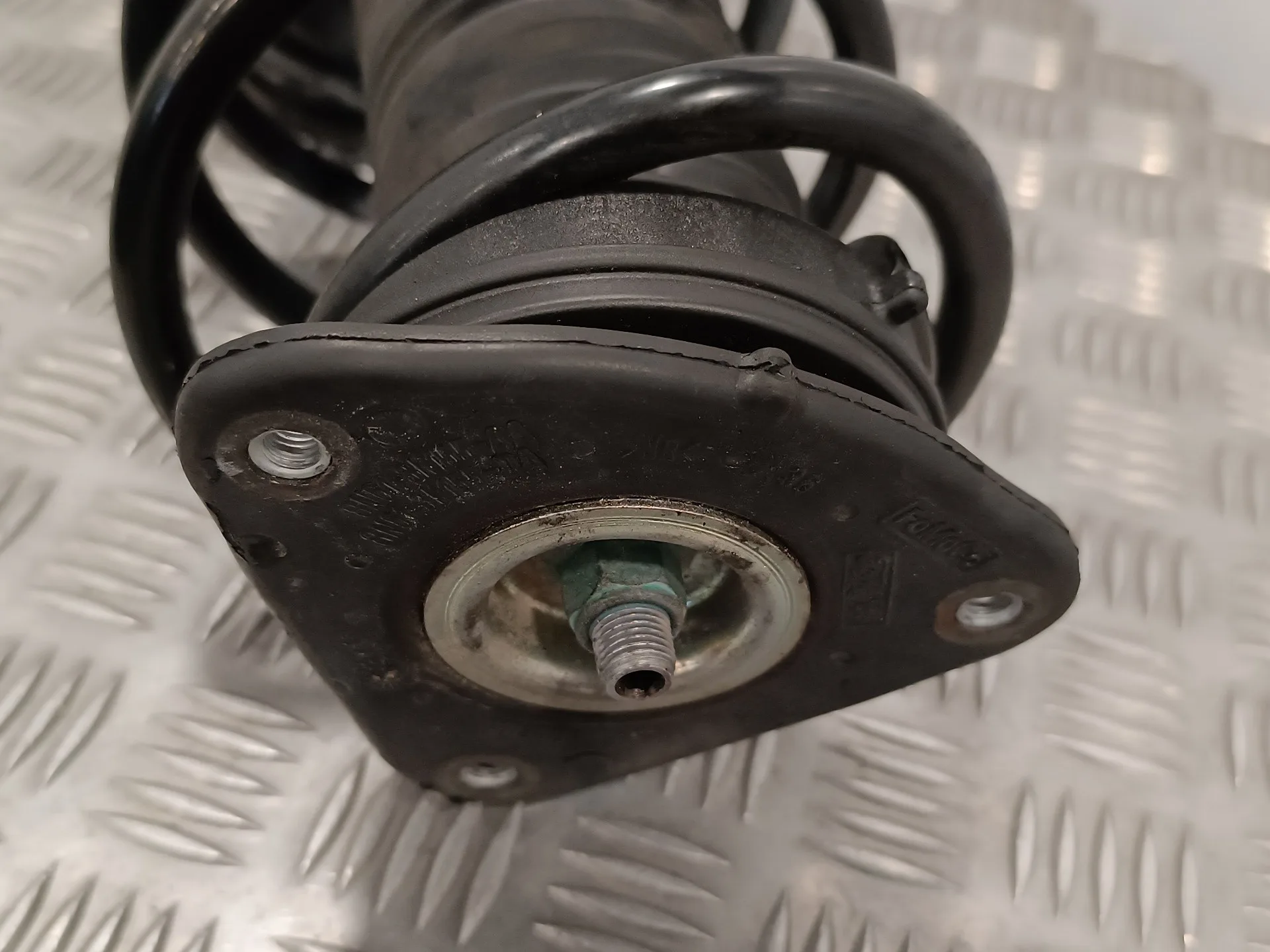 Amortiguador Delantero Derecho para Mazda 3 Lim. (Bl)