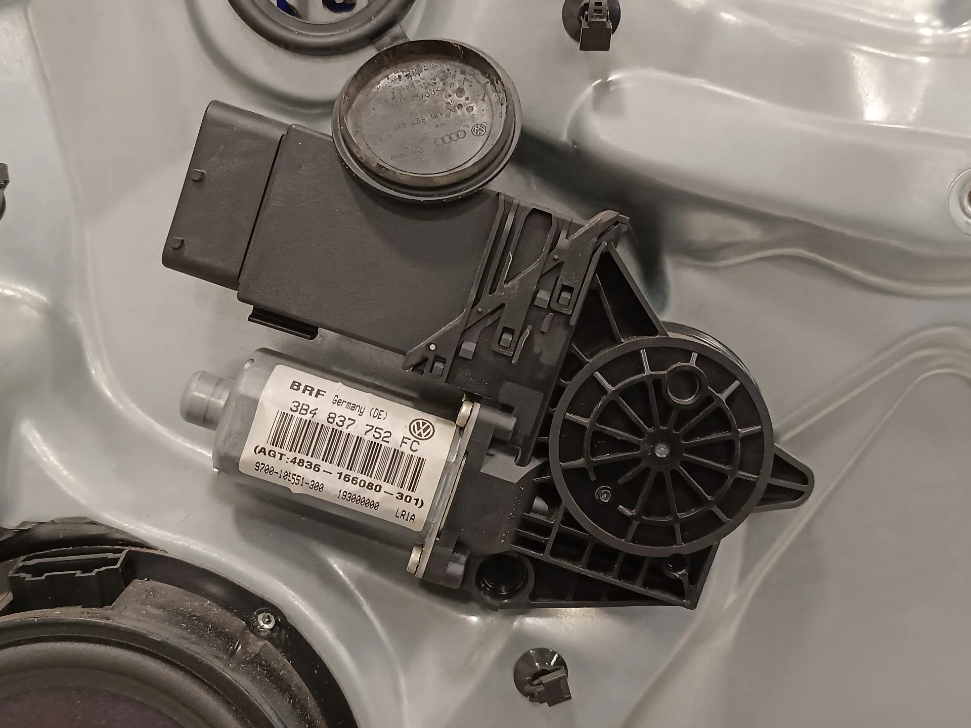 Elevalunas Trasero Derecho para Volkswagen Passat Variant (3B6)